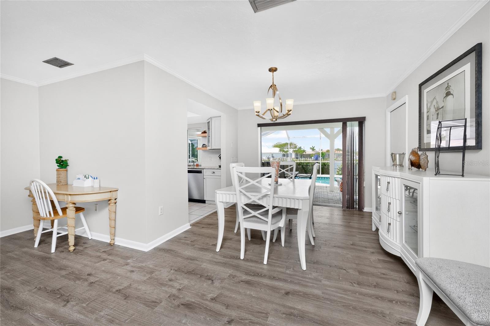 Image 11 of 100 For 2122 Cassino Court