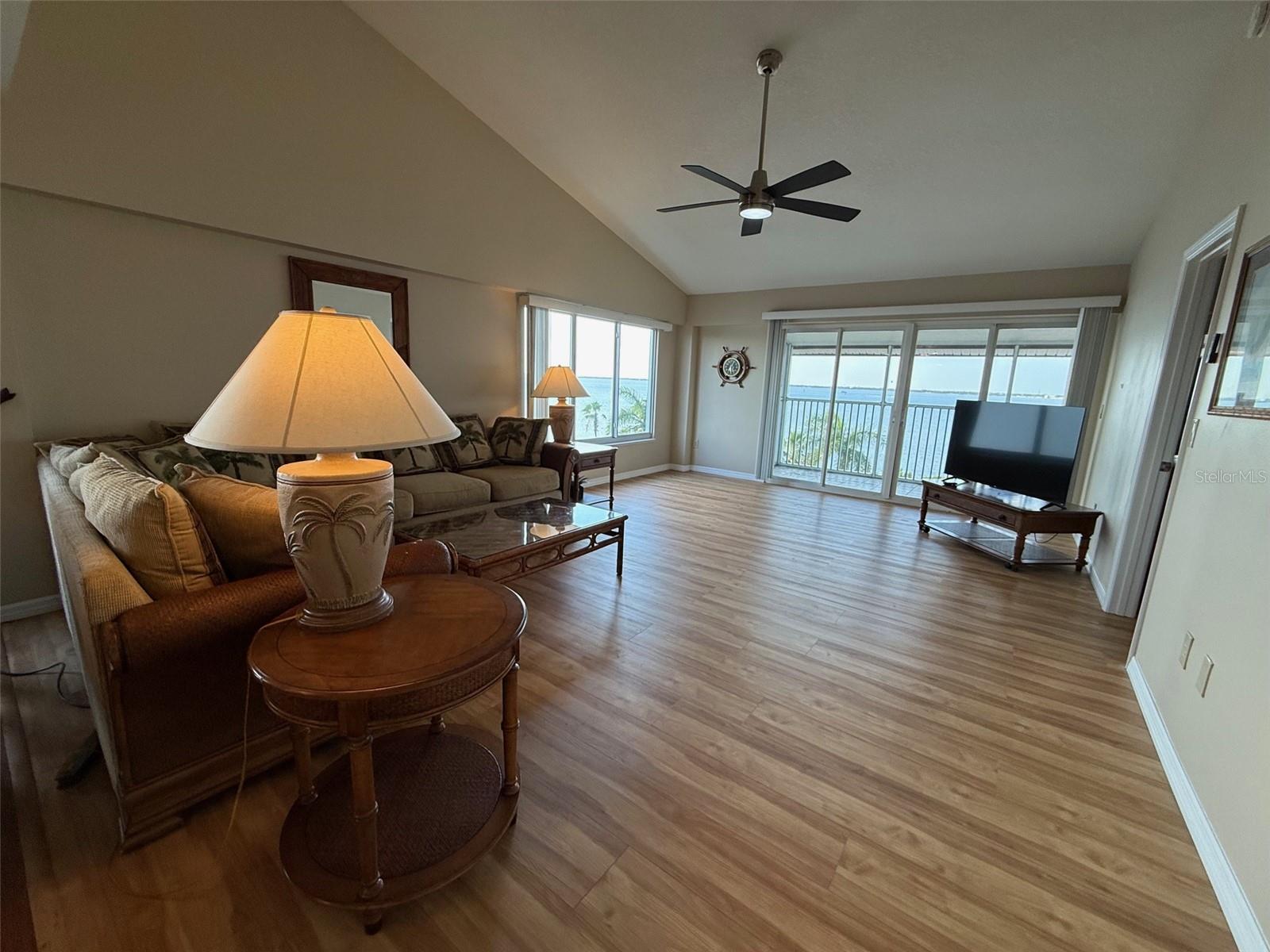 Image 11 of 25 For 1477 Park Beach Circle 31