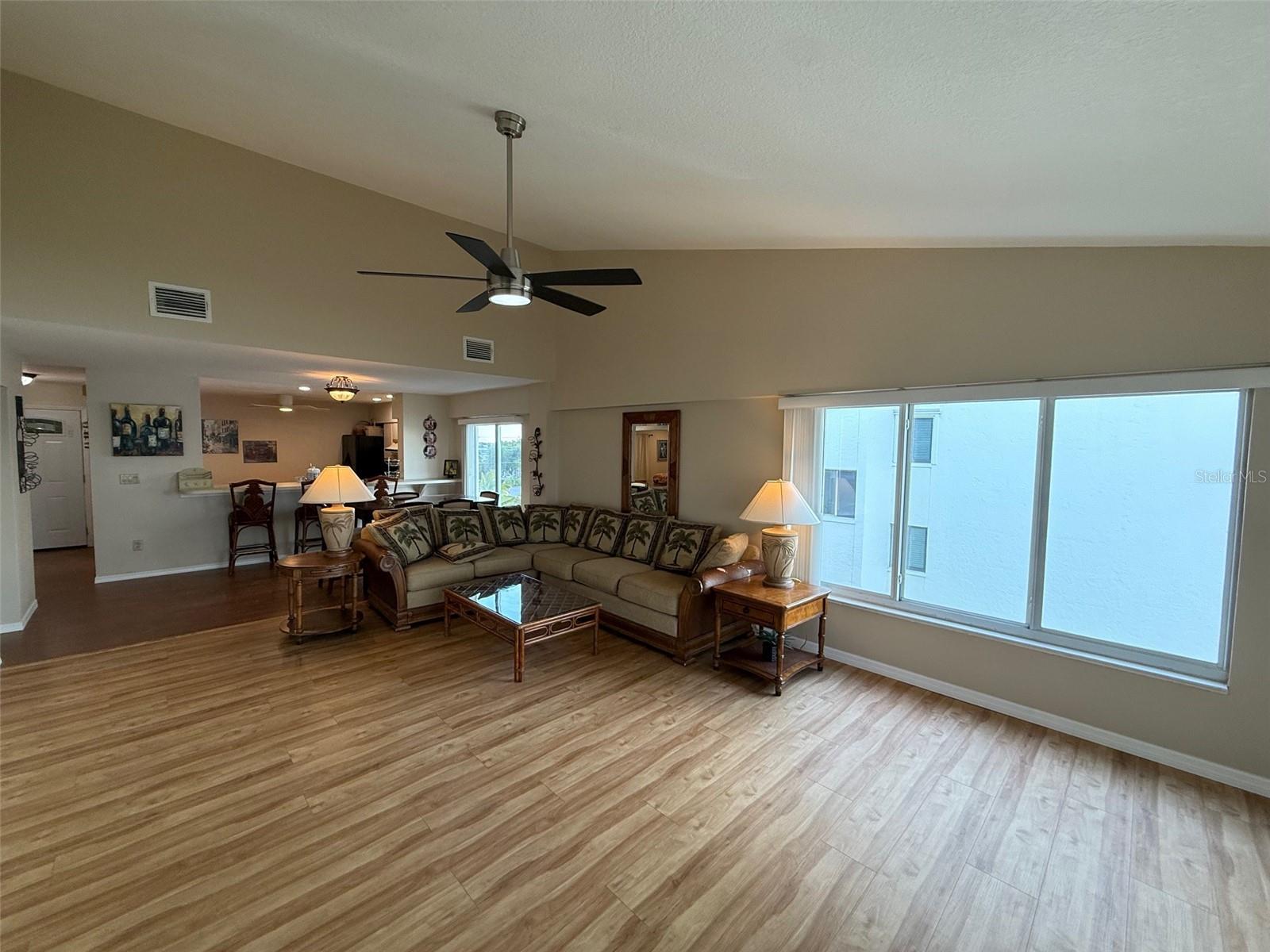 Image 12 of 25 For 1477 Park Beach Circle 31