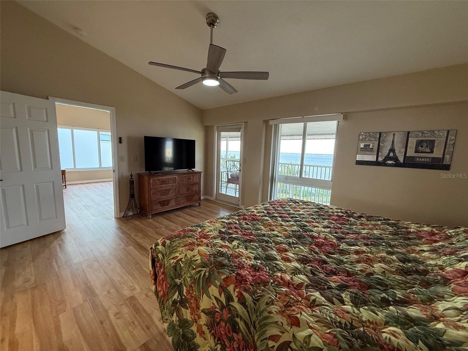 Image 15 of 25 For 1477 Park Beach Circle 31