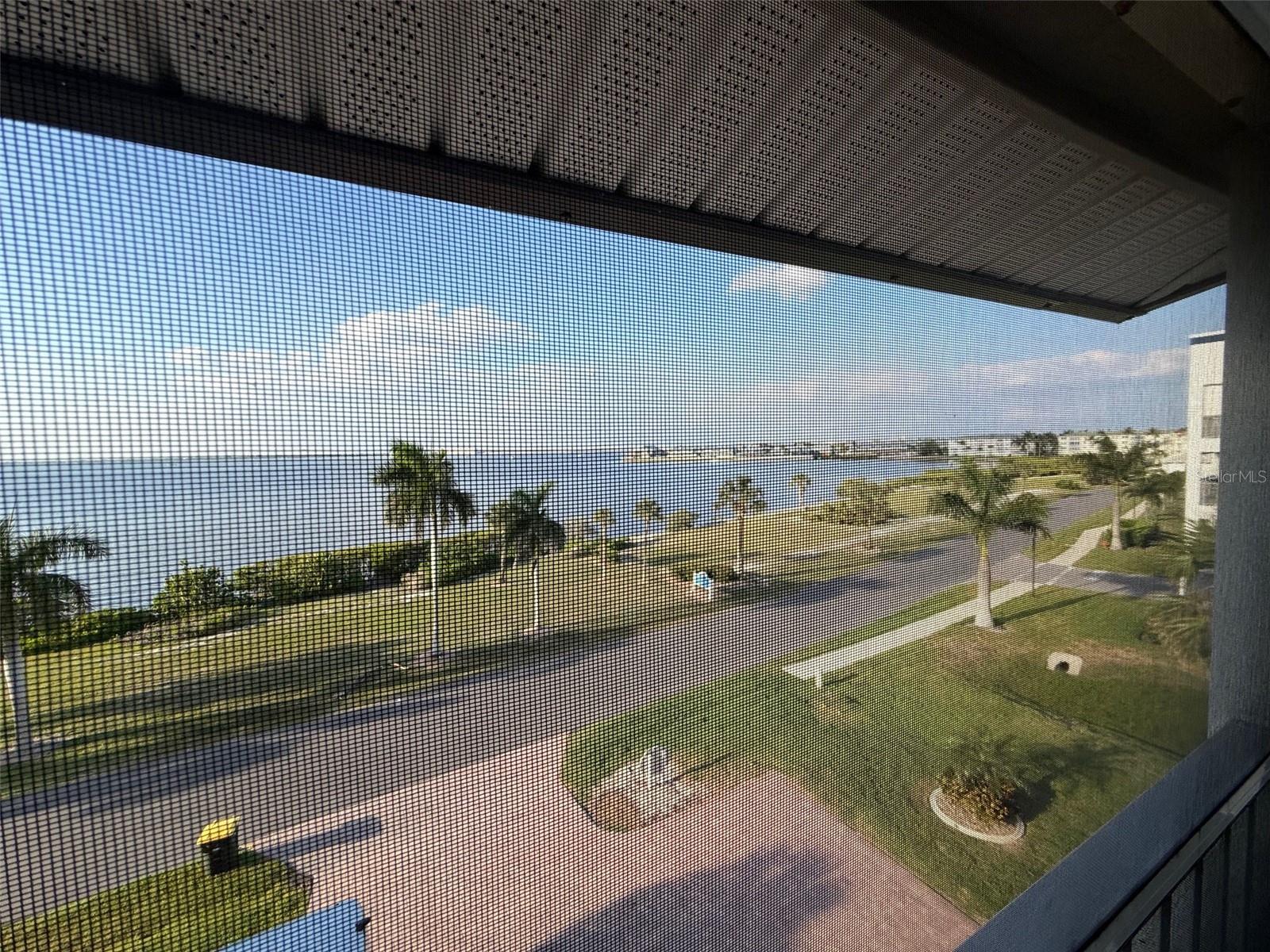 Image 22 of 25 For 1477 Park Beach Circle 31