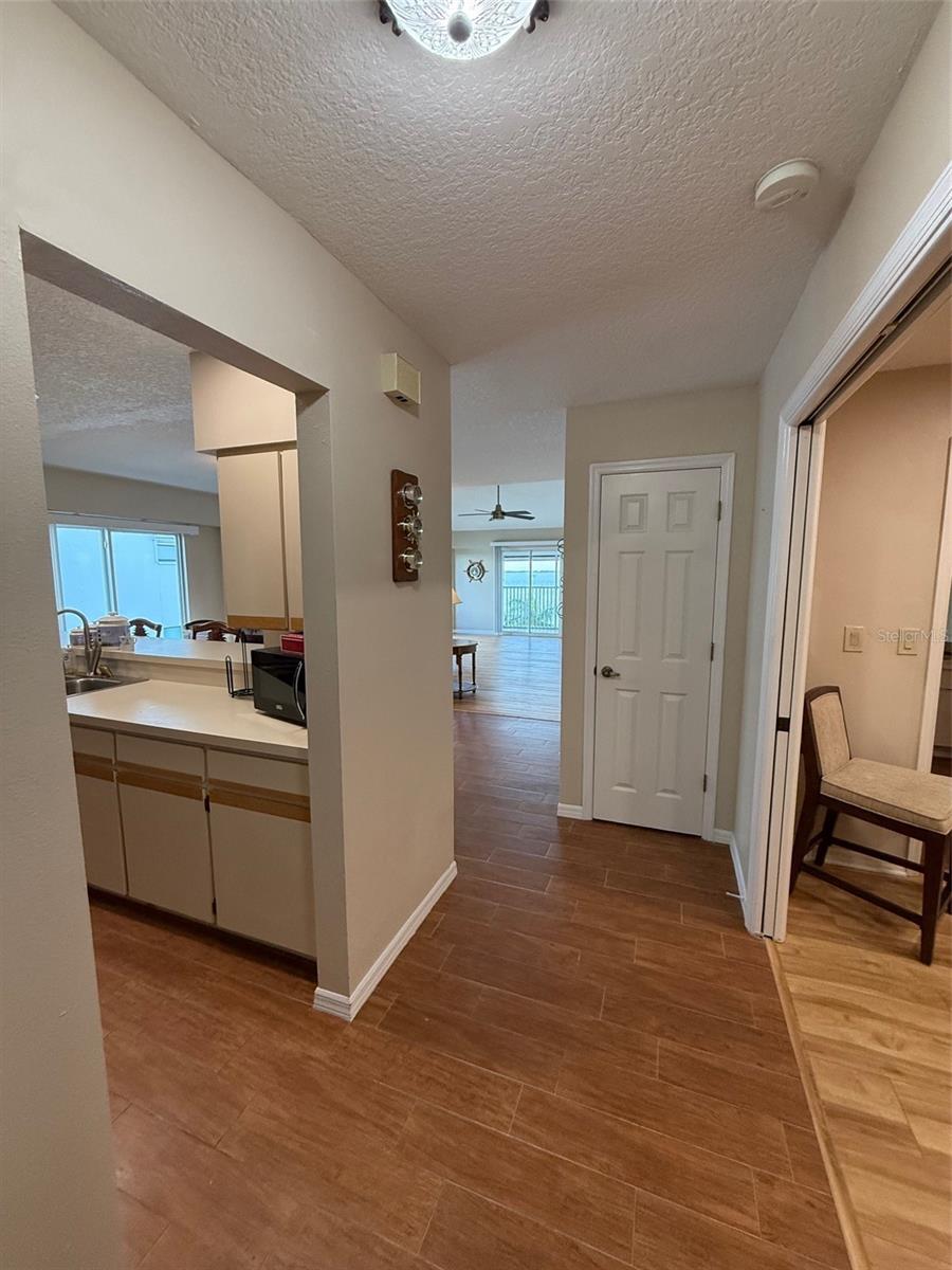 Image 3 of 25 For 1477 Park Beach Circle 31