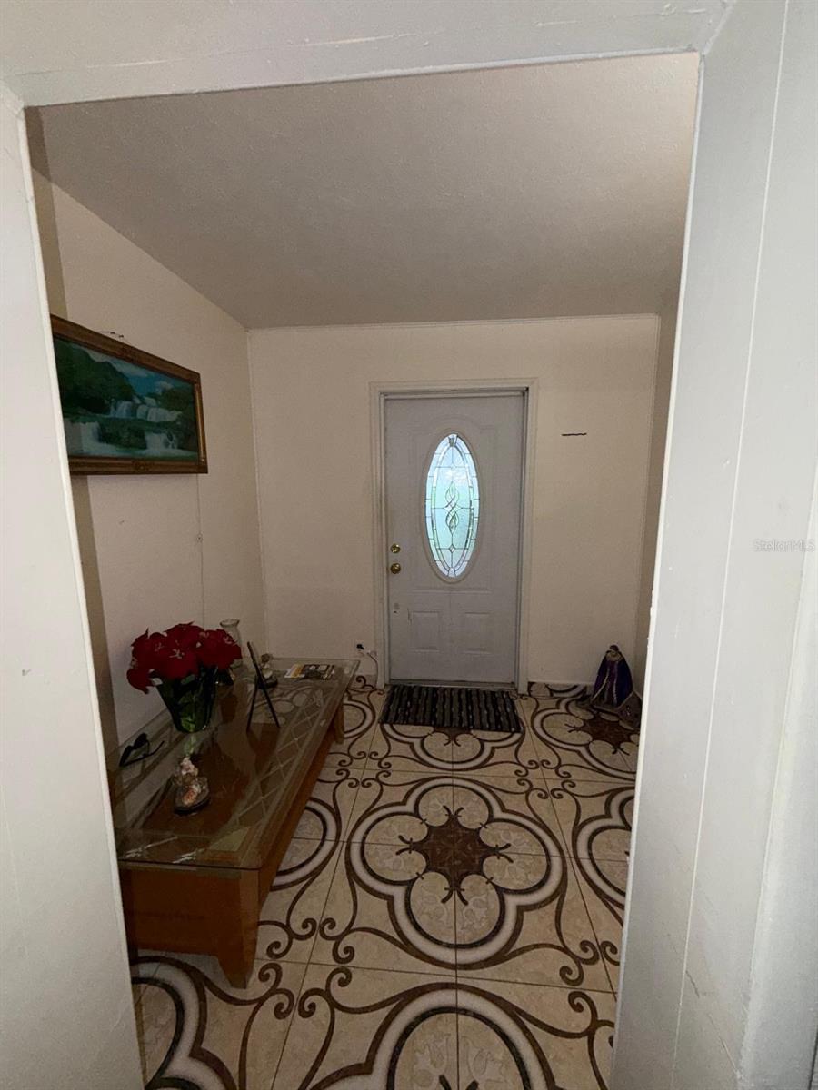 Image 12 of 27 For 901 Sheldon Avenue