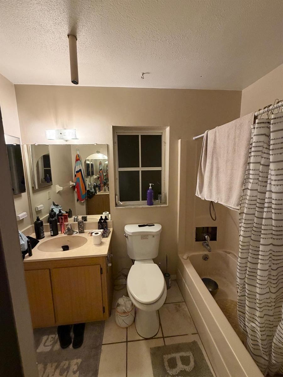 Image 17 of 27 For 901 Sheldon Avenue