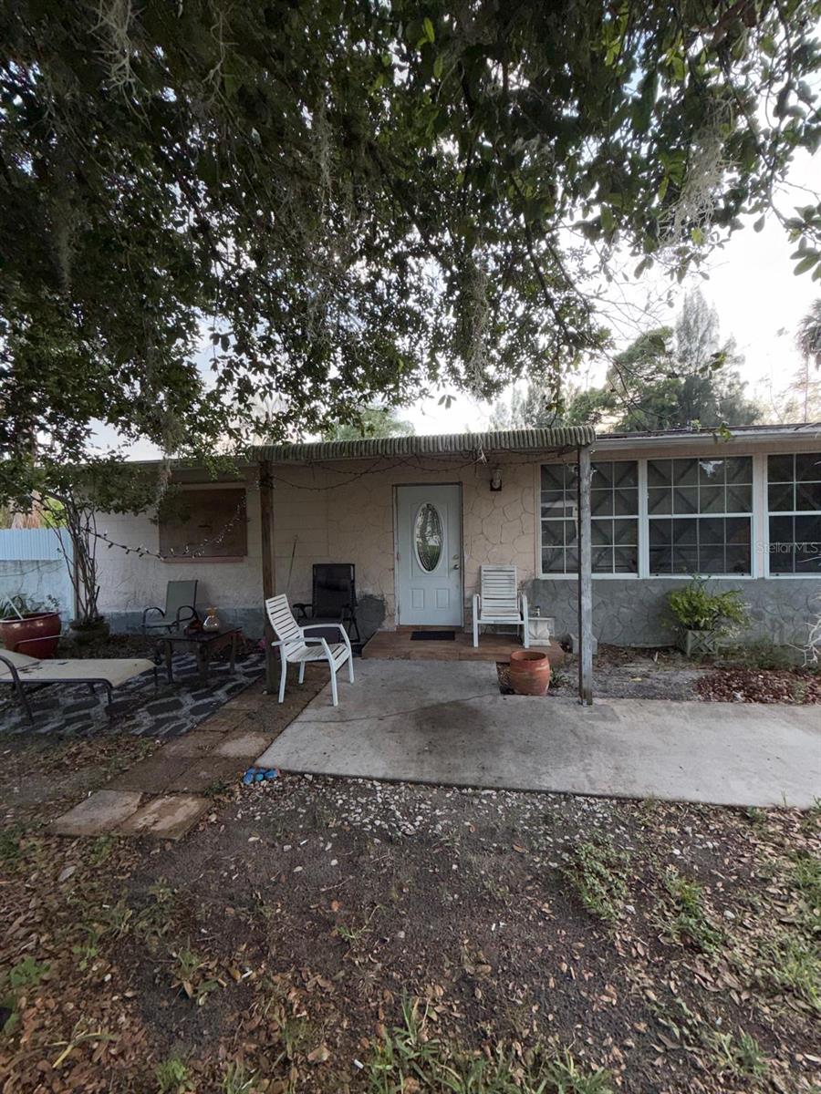 Image 5 of 27 For 901 Sheldon Avenue