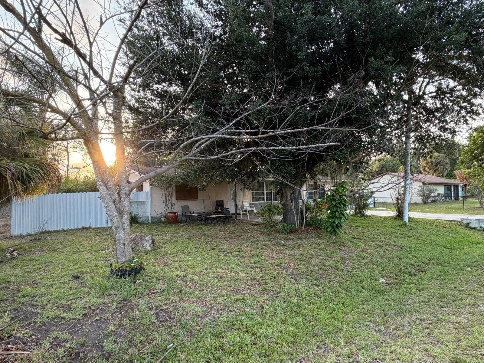 Image 7 of 27 For 901 Sheldon Avenue