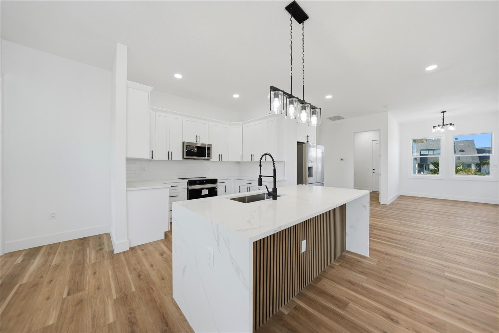 Image 35 of 51 For 336 San Ambrosio Street