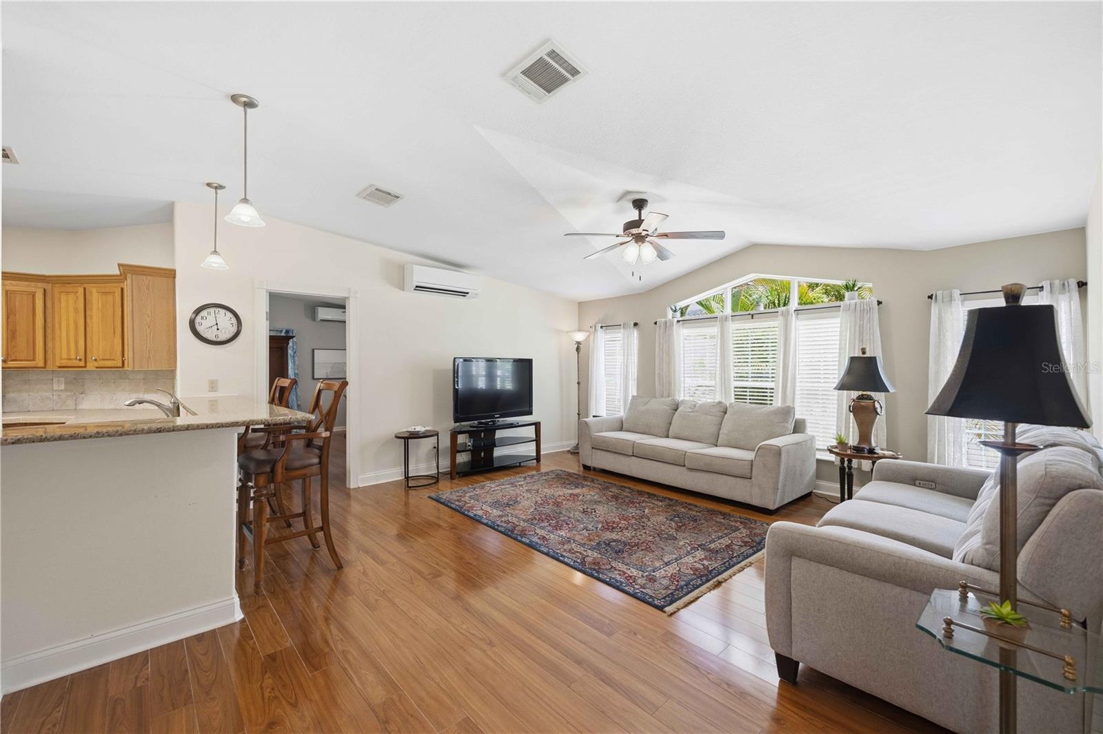 Image 14 of 61 For 18 Emden Circle