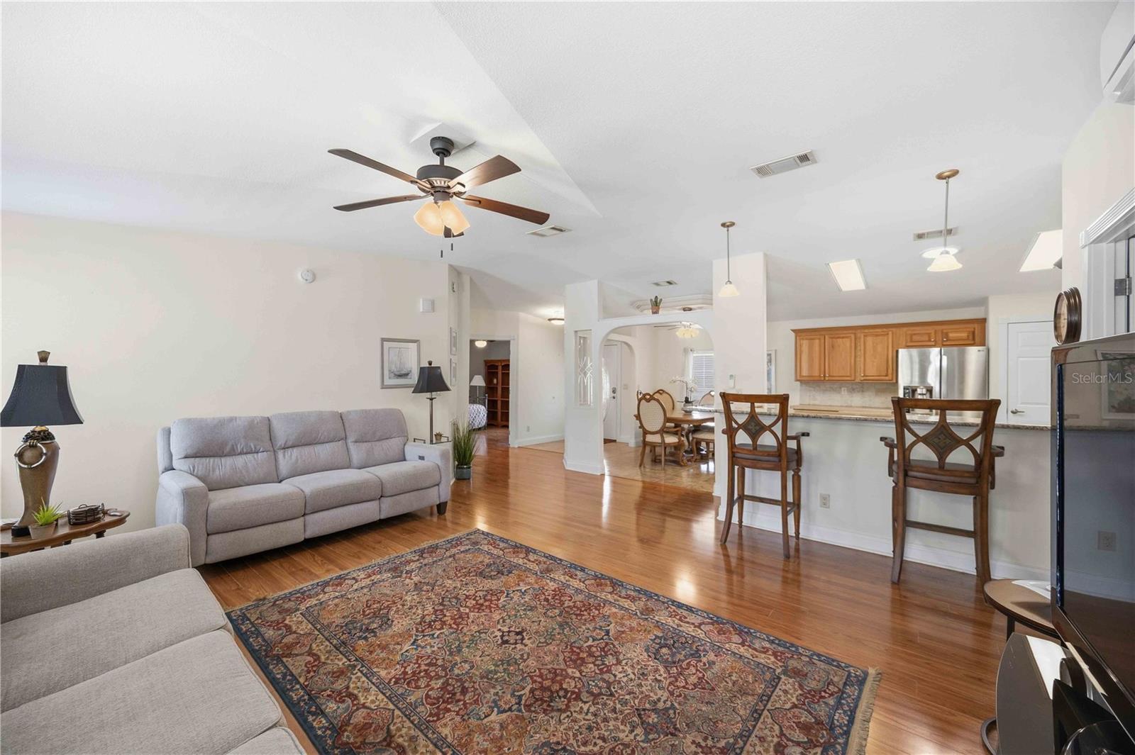 Image 16 of 61 For 18 Emden Circle