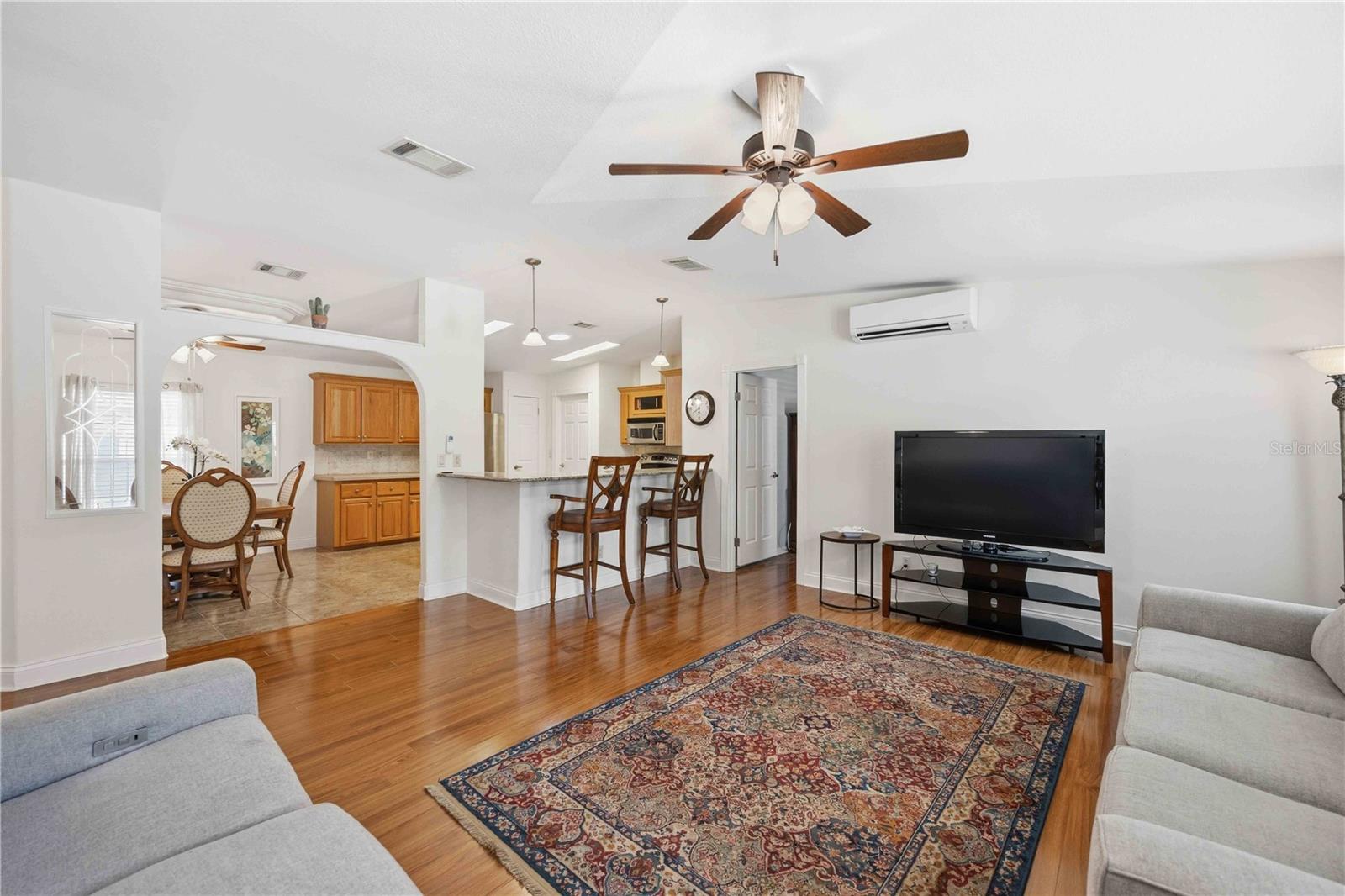 Image 17 of 61 For 18 Emden Circle