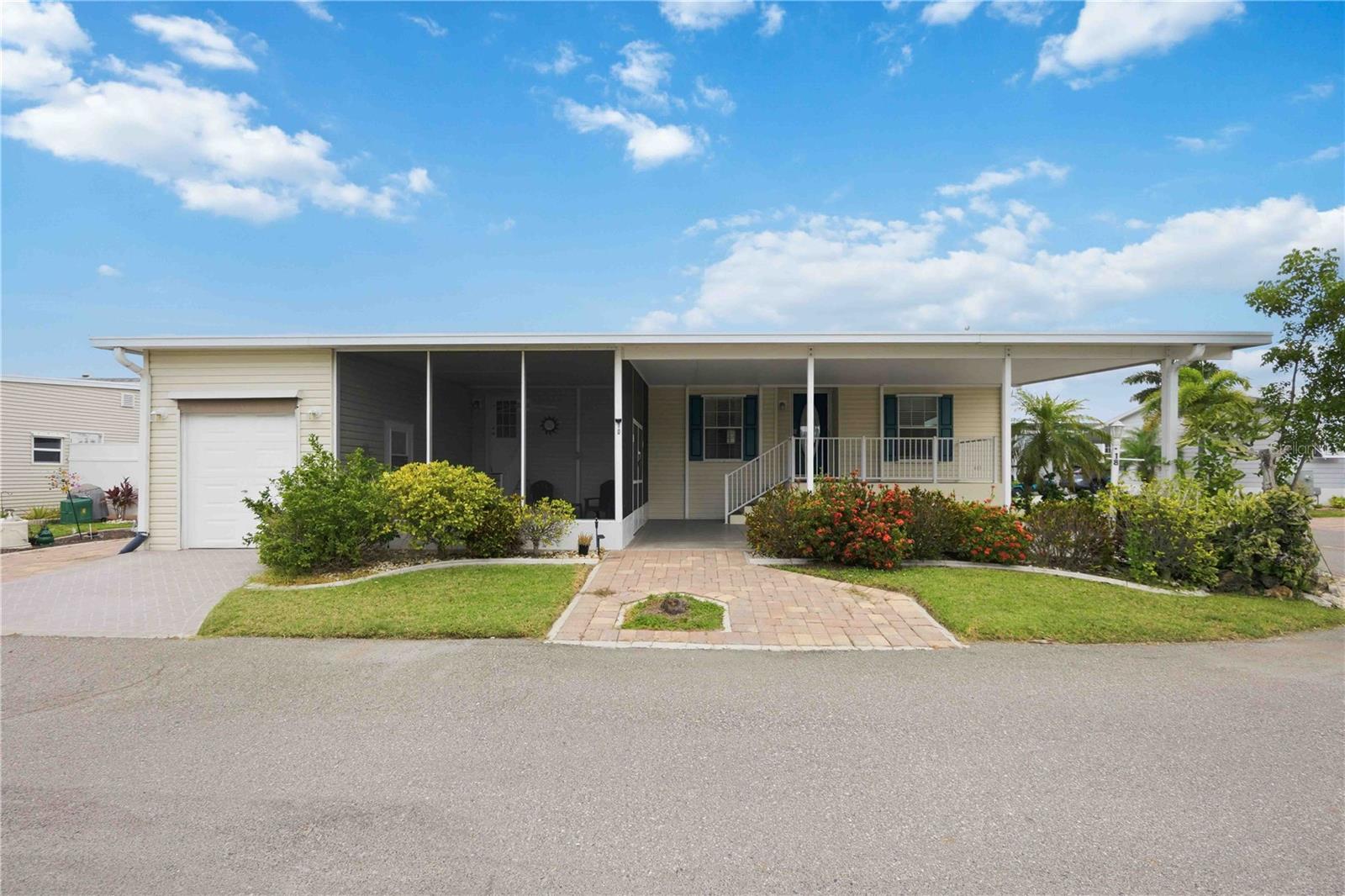 Image 2 of 61 For 18 Emden Circle