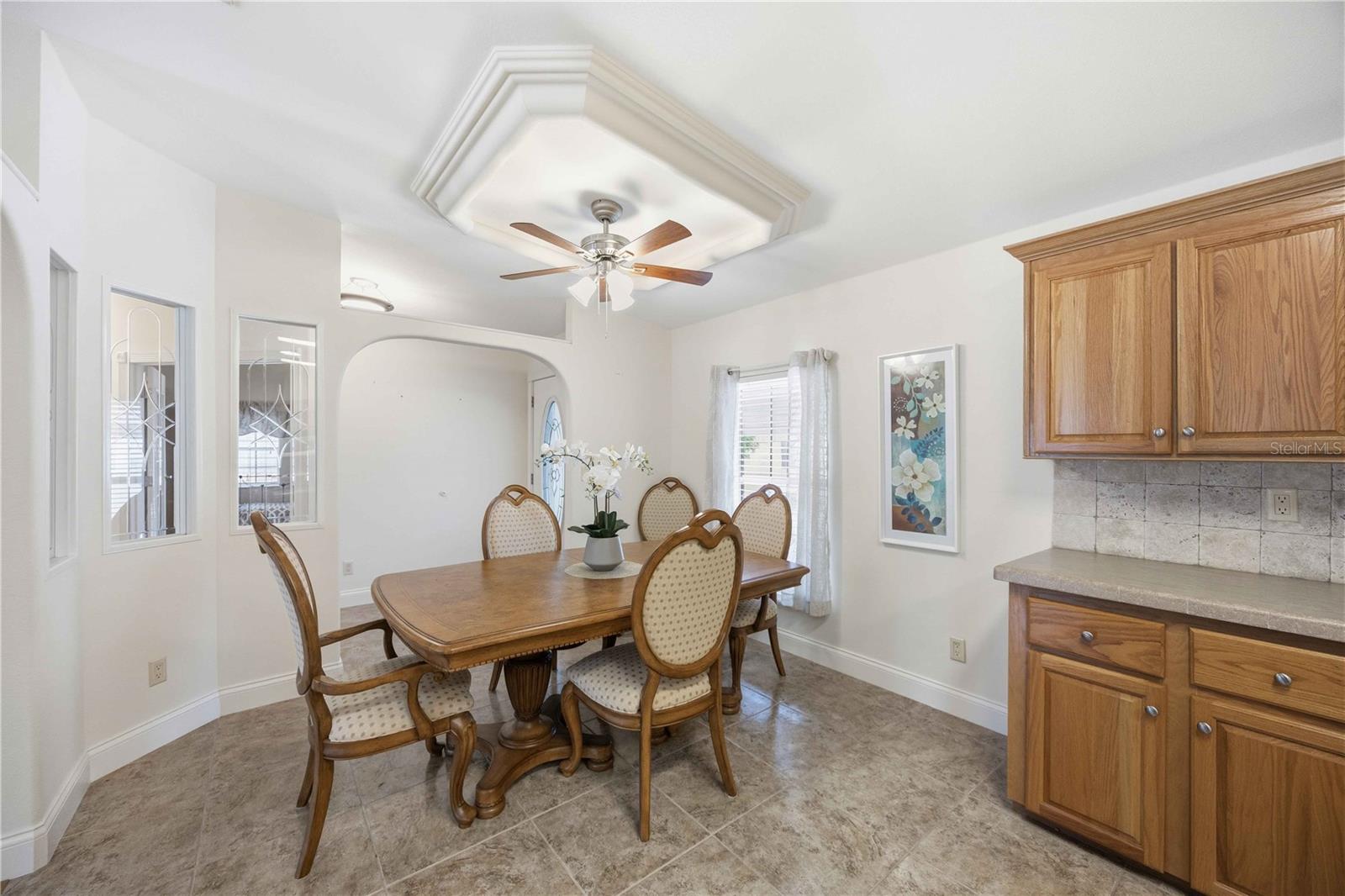 Image 25 of 61 For 18 Emden Circle