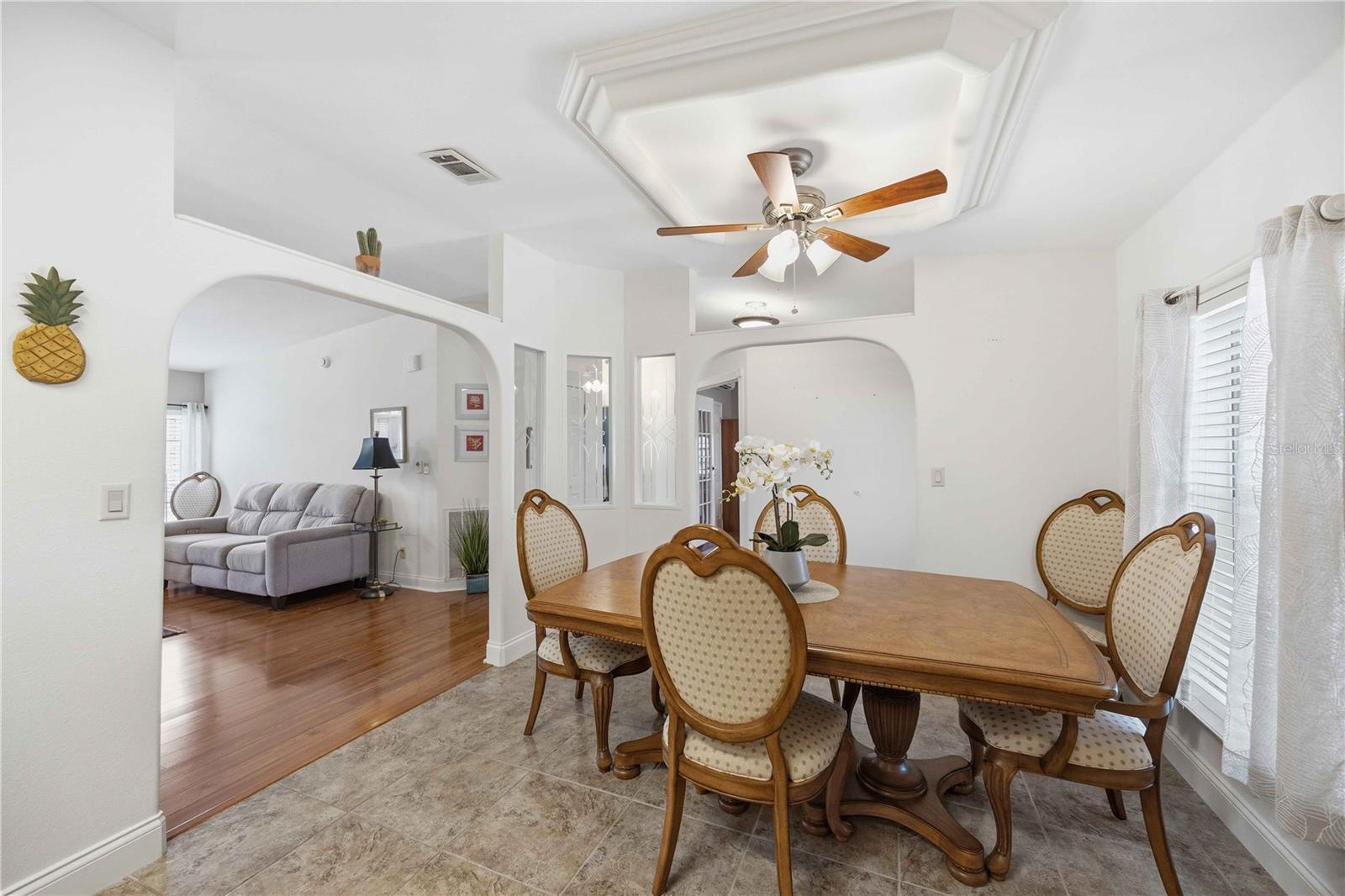 Image 26 of 61 For 18 Emden Circle