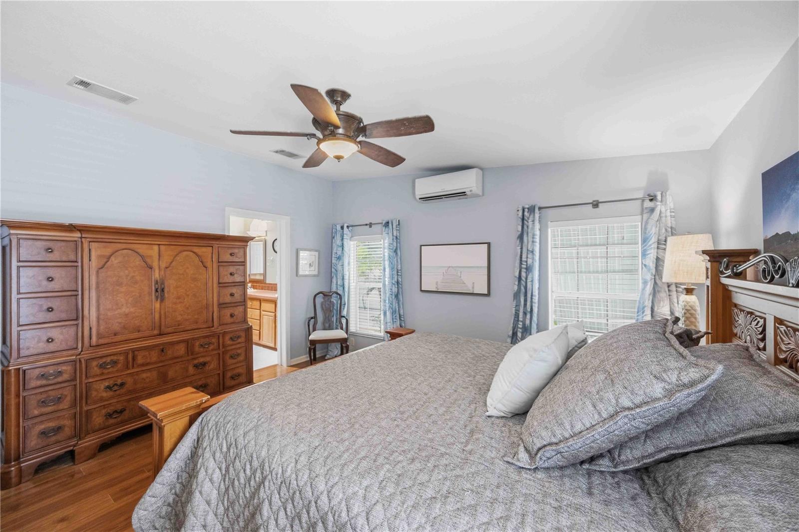 Image 30 of 61 For 18 Emden Circle