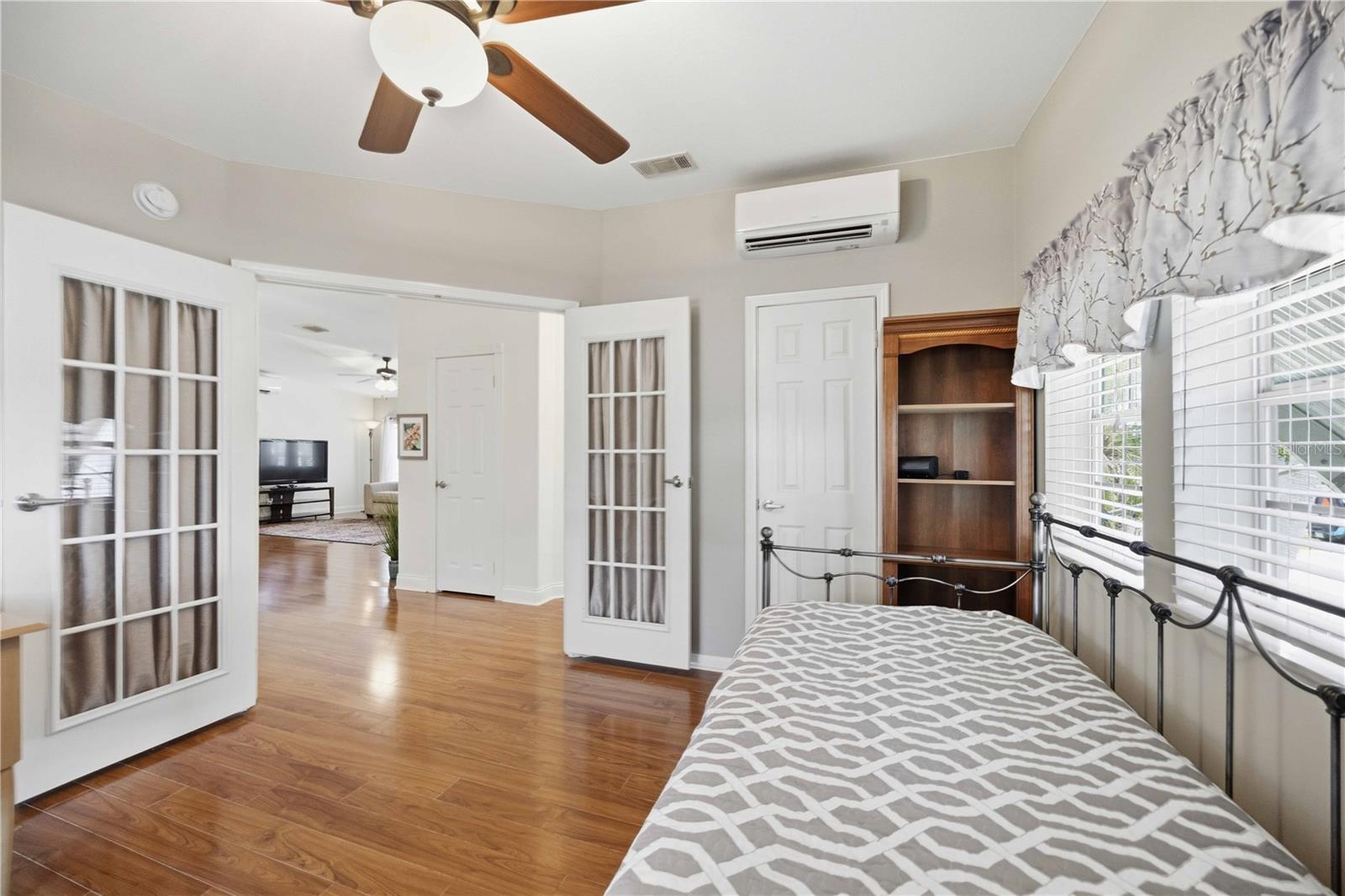 Image 35 of 61 For 18 Emden Circle