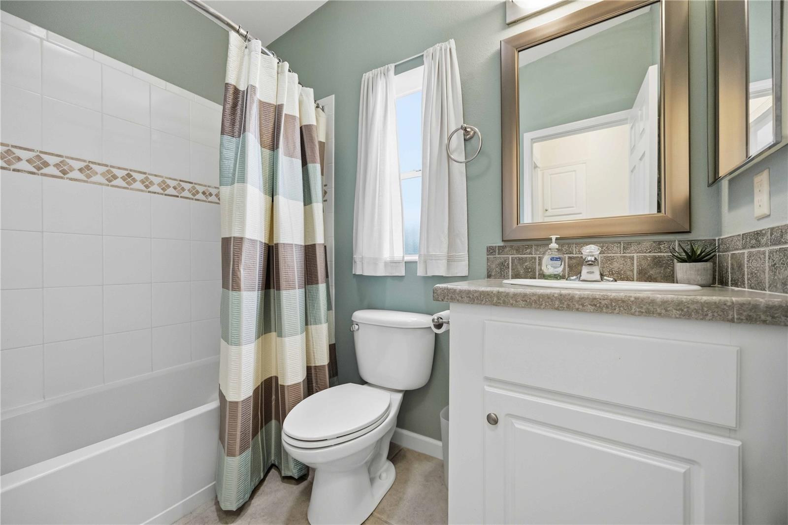 Image 37 of 61 For 18 Emden Circle