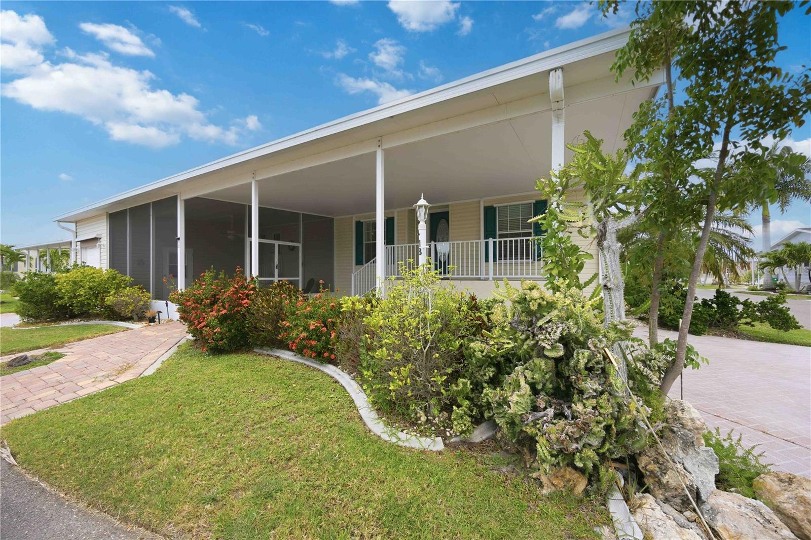 Image 5 of 61 For 18 Emden Circle