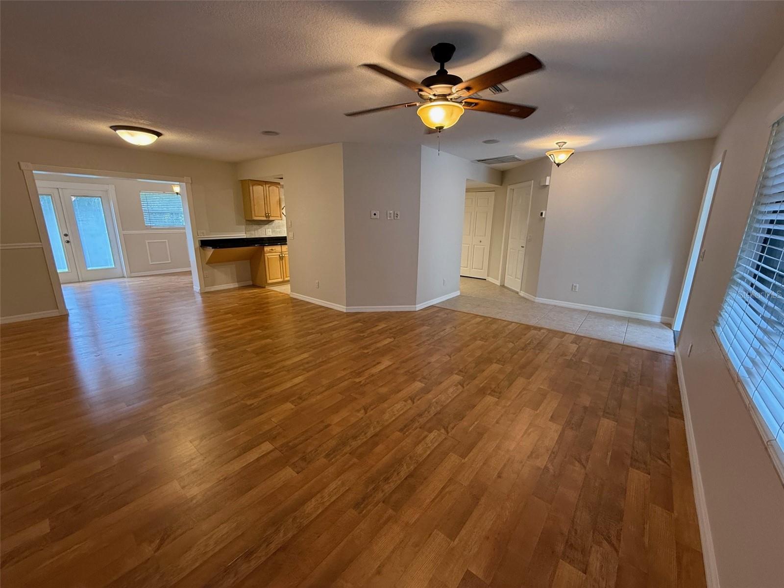 Image 4 of 22 For 20979 Lawson Avenue