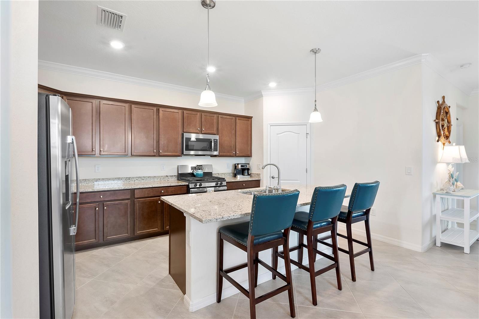 Image 17 of 56 For 43365 Waymark Place