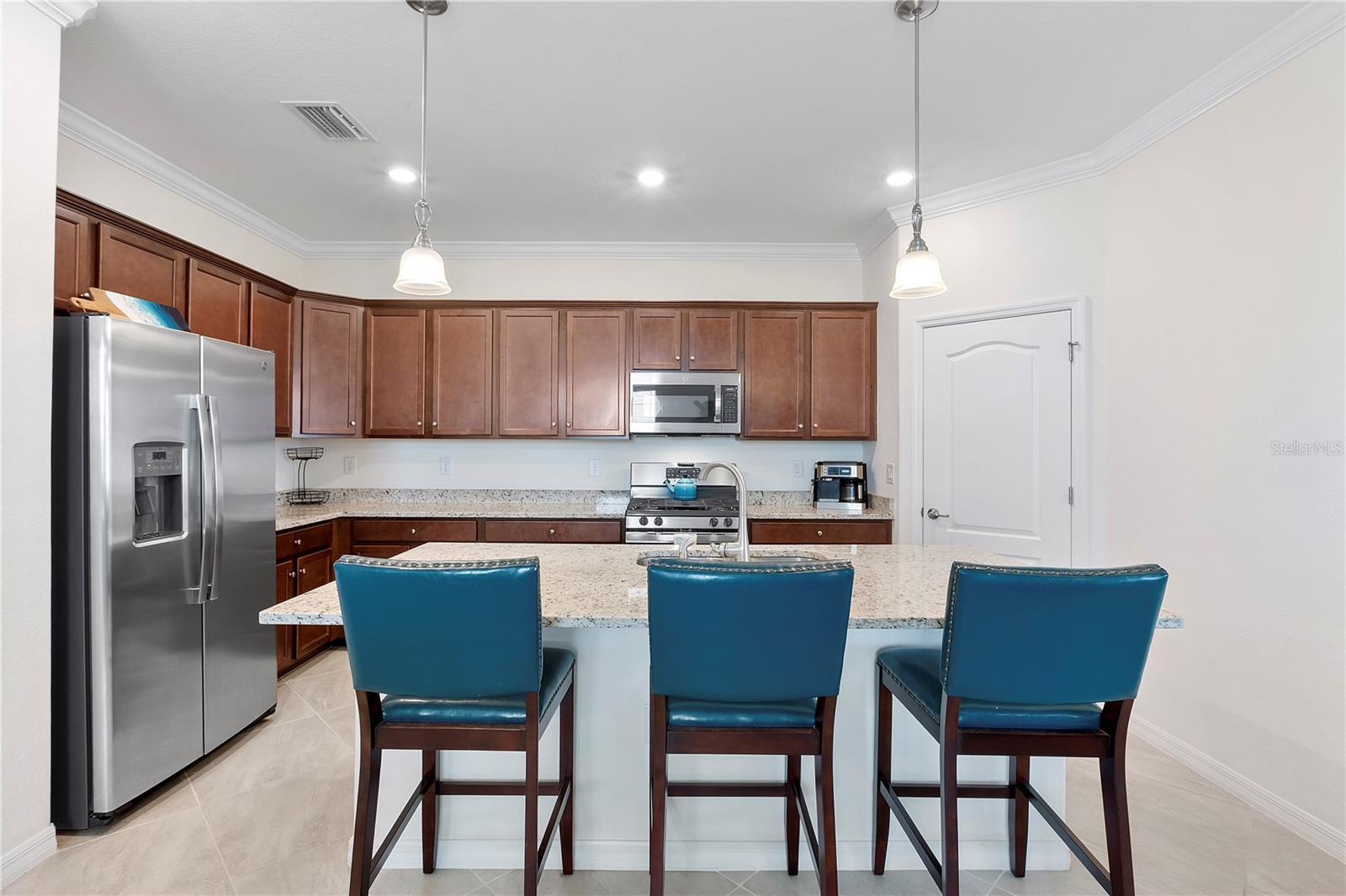 Image 18 of 56 For 43365 Waymark Place