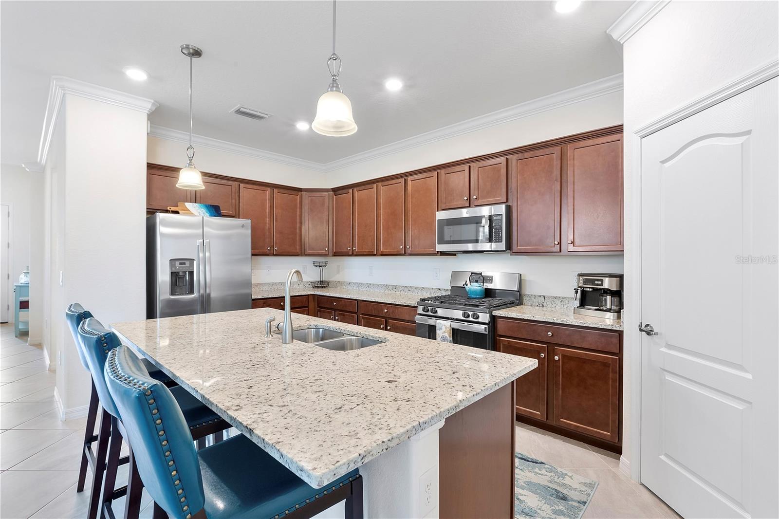 Image 19 of 56 For 43365 Waymark Place