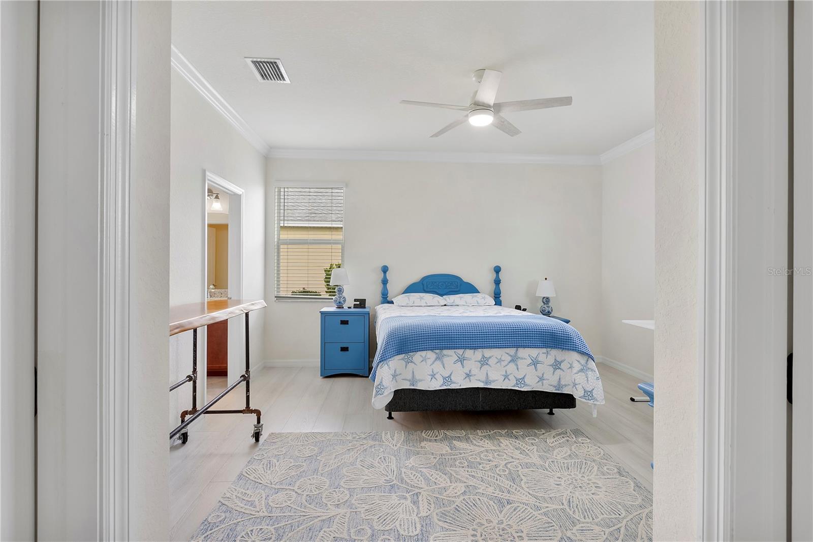 Image 27 of 56 For 43365 Waymark Place