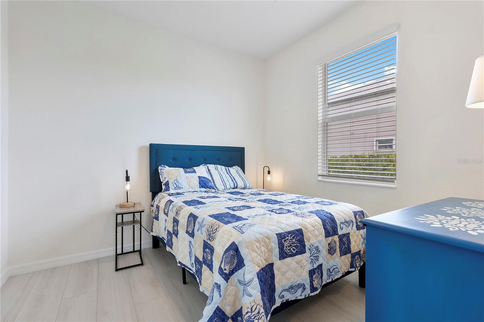 Image 9 of 56 For 43365 Waymark Place