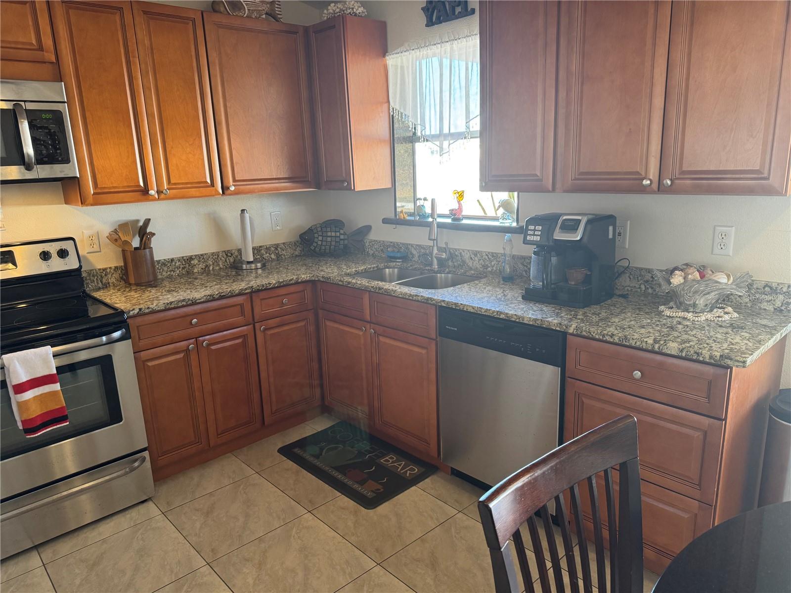 Image 6 of 22 For 4399 Mundella Circle