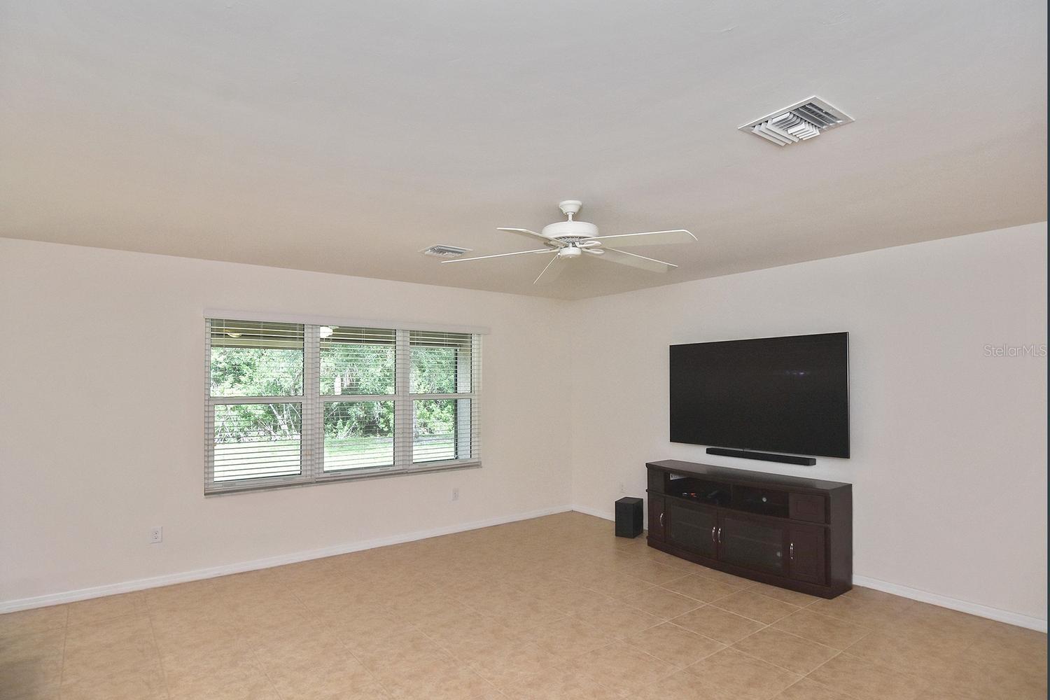 Image 5 of 41 For 7132 Mikasa Drive