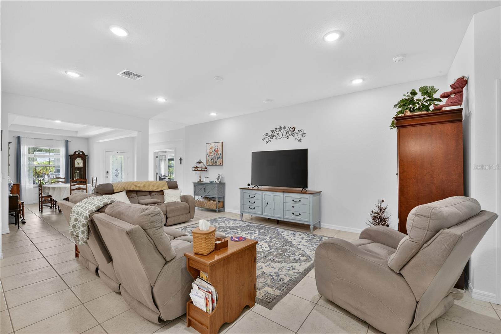 Image 10 of 49 For 2423 Malaya Court