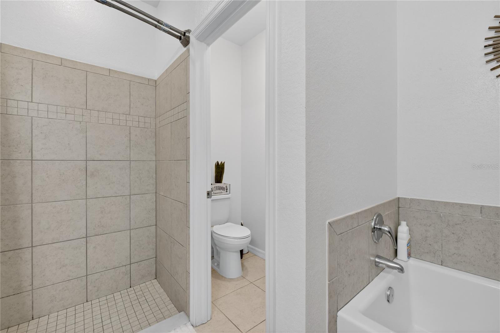Image 27 of 49 For 2423 Malaya Court