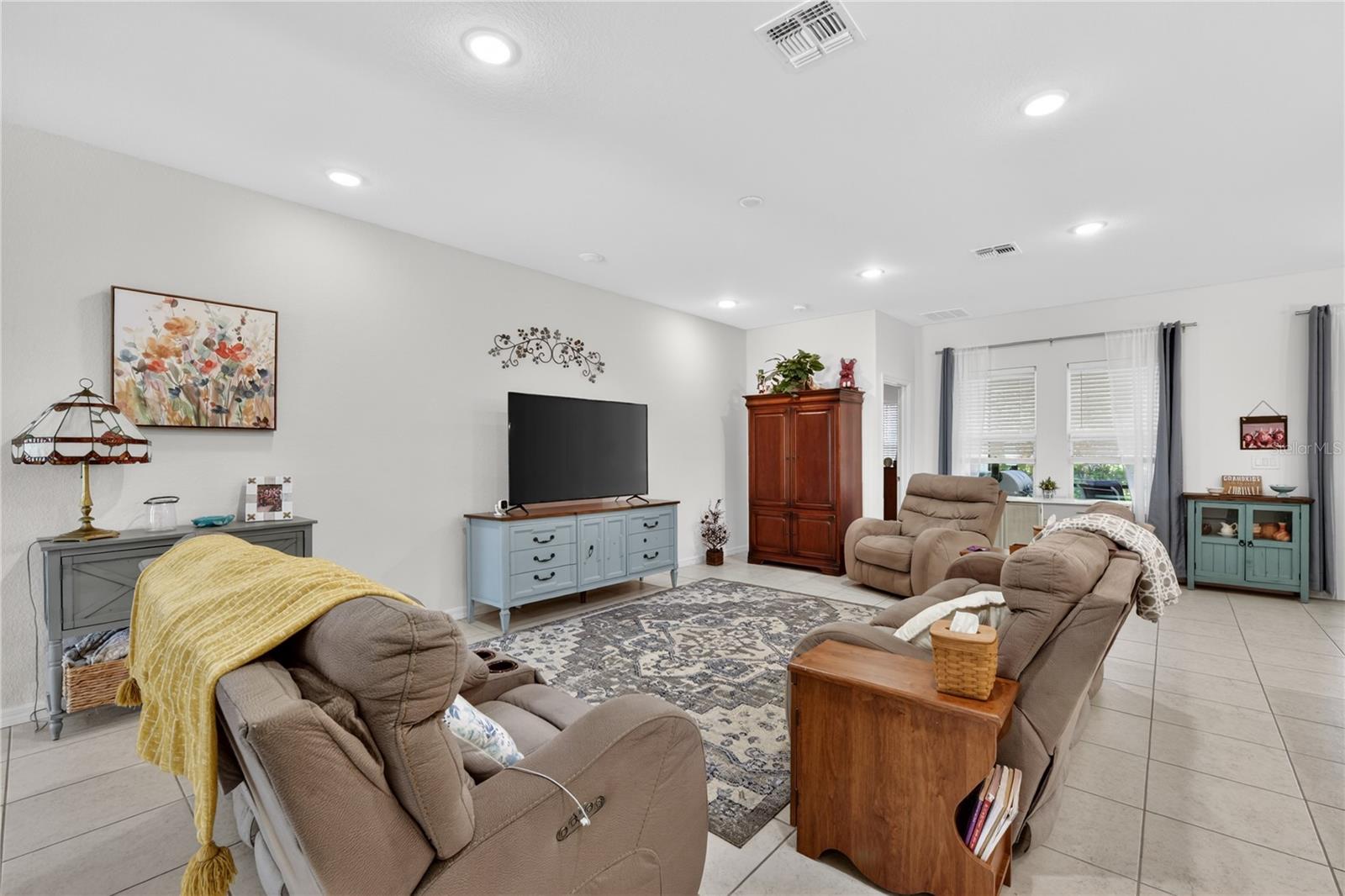 Image 9 of 49 For 2423 Malaya Court