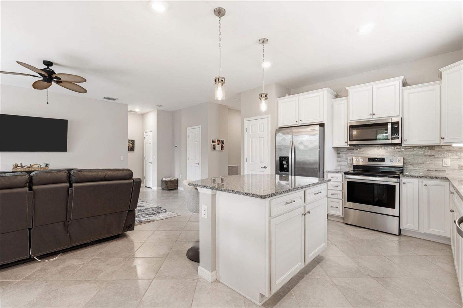 Image 16 of 38 For 2501 Sherman Oak Drive