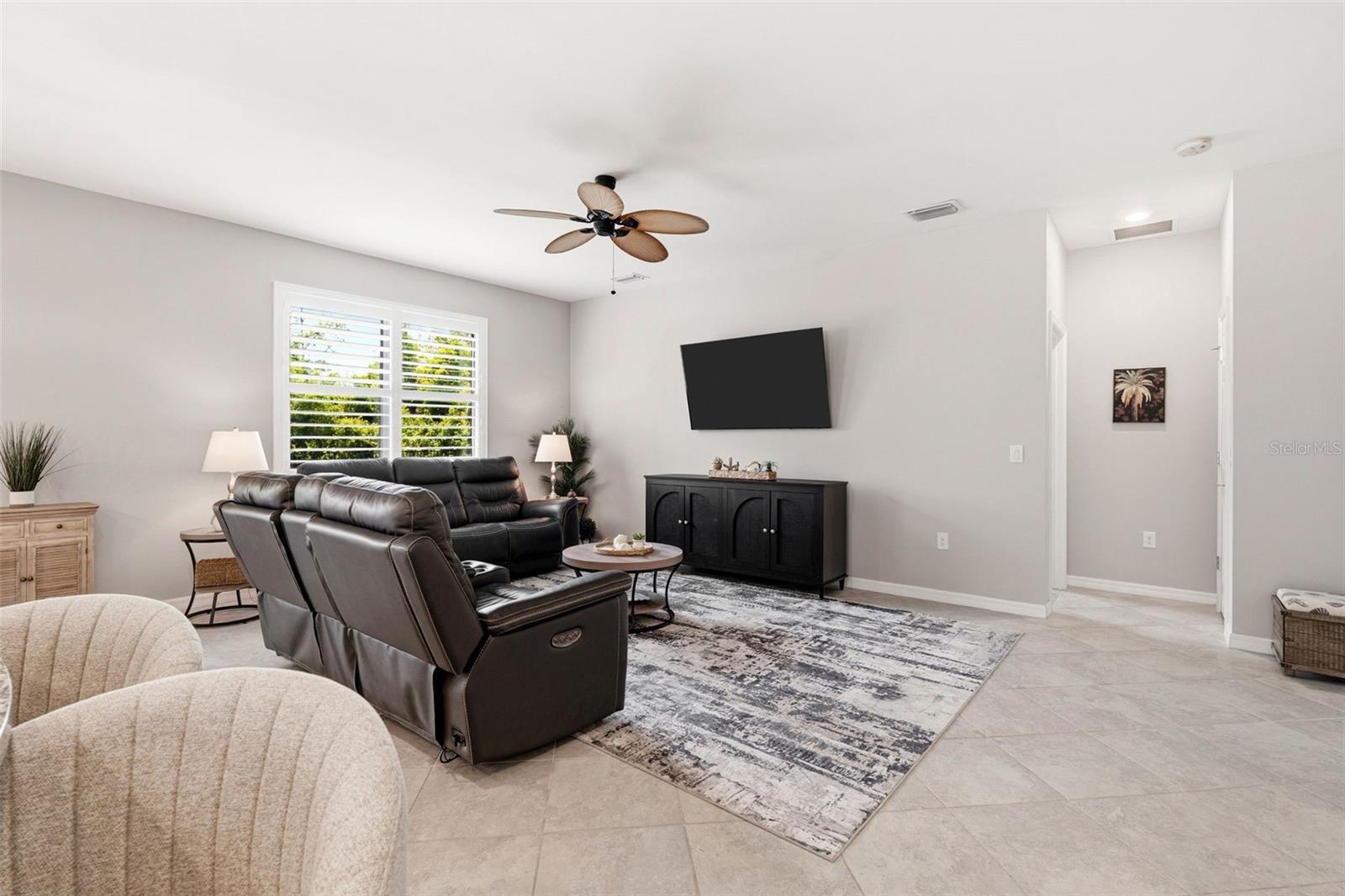 Image 17 of 38 For 2501 Sherman Oak Drive