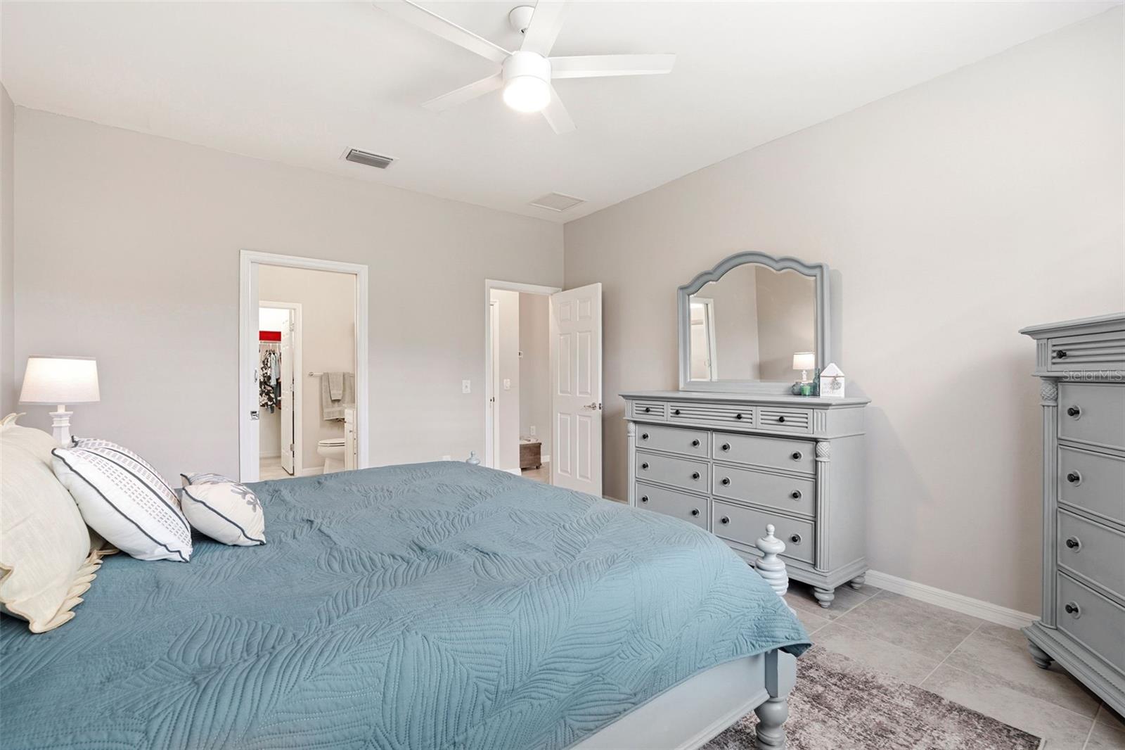 Image 21 of 38 For 2501 Sherman Oak Drive
