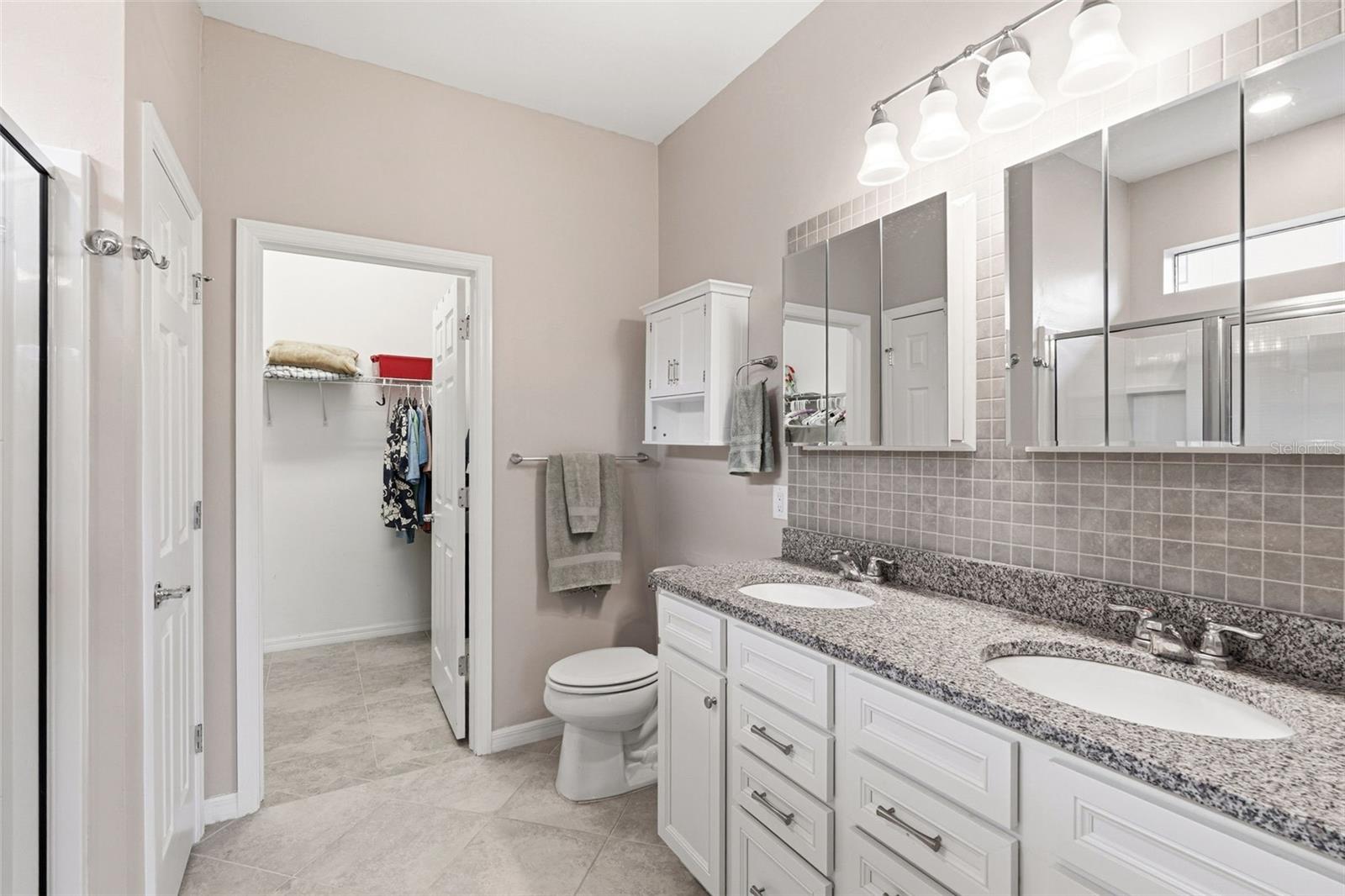 Image 23 of 38 For 2501 Sherman Oak Drive