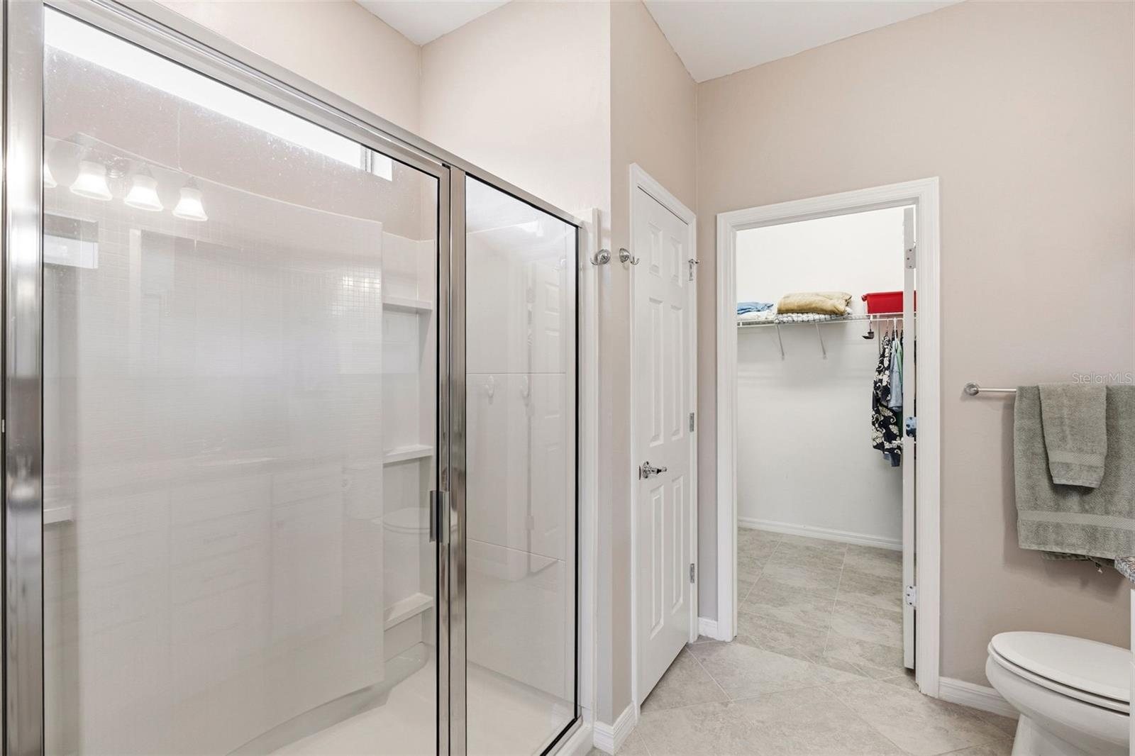 Image 24 of 38 For 2501 Sherman Oak Drive