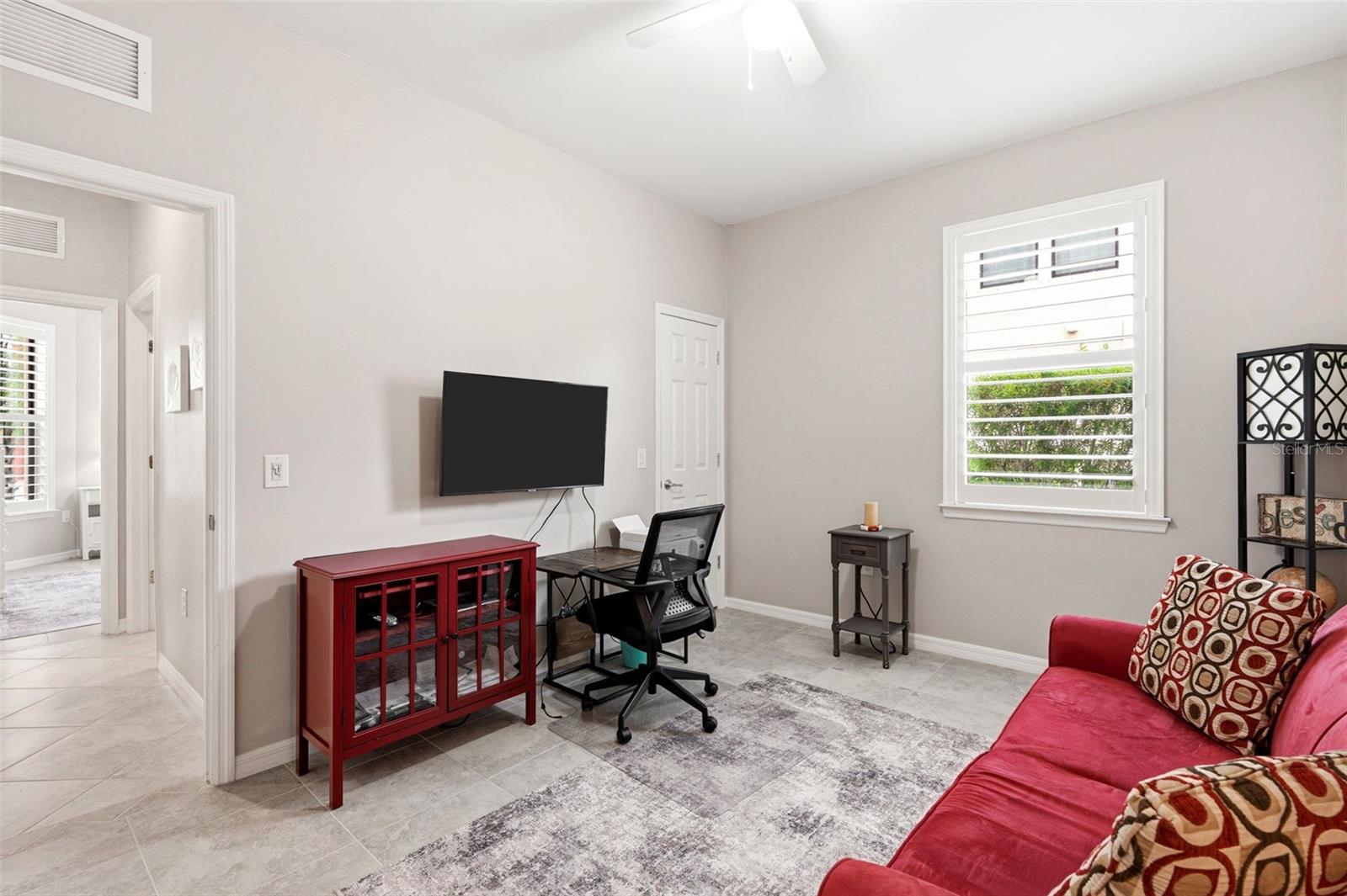 Image 30 of 38 For 2501 Sherman Oak Drive