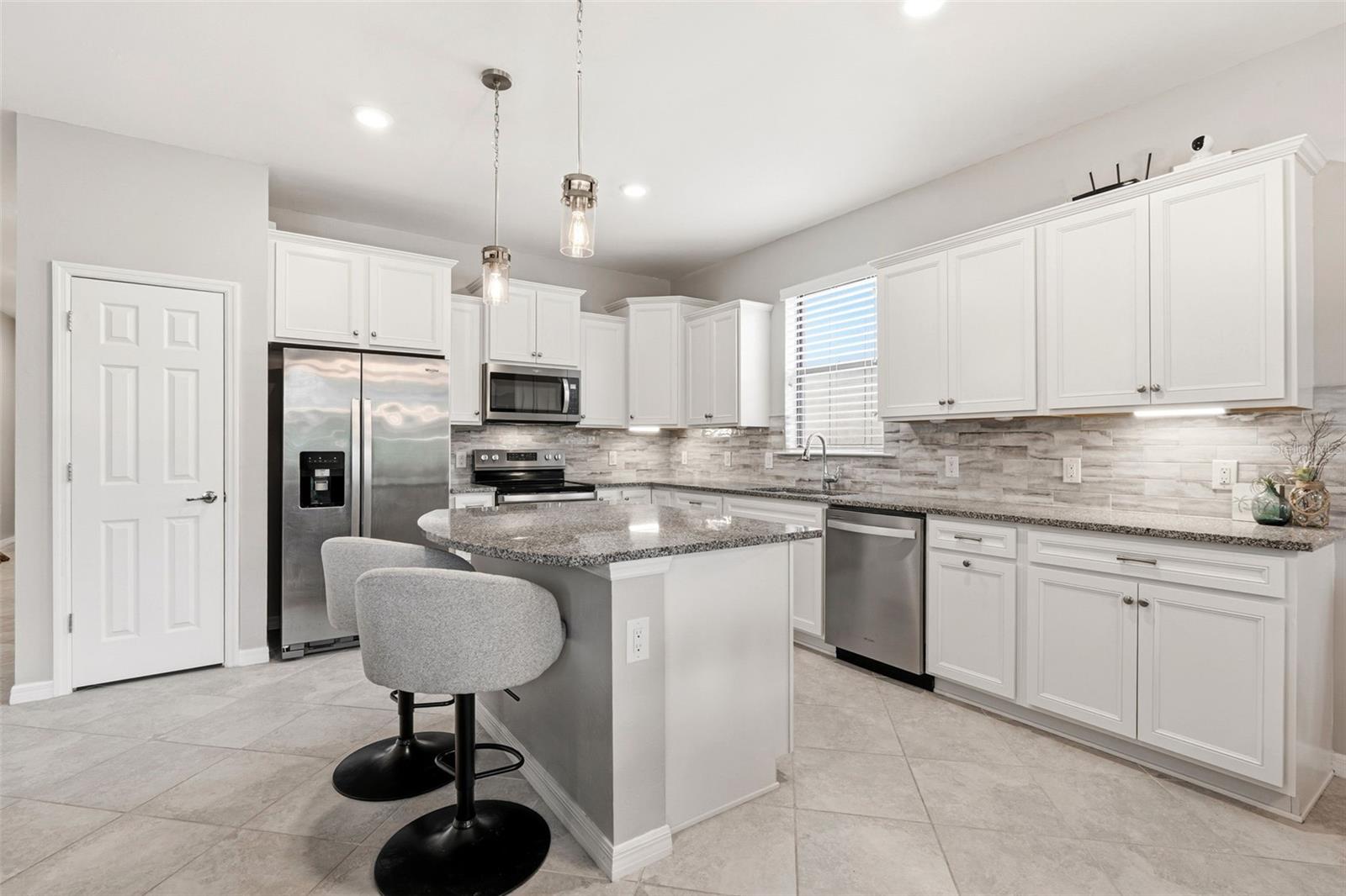 Image 7 of 38 For 2501 Sherman Oak Drive