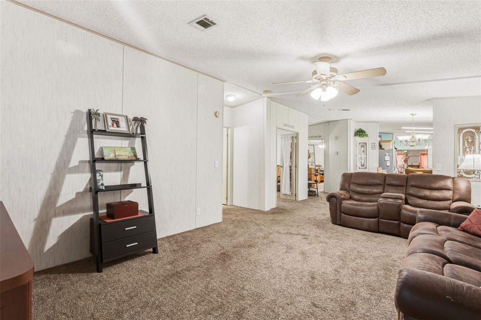 Image 11 of 40 For 1586 Grapefruit Street