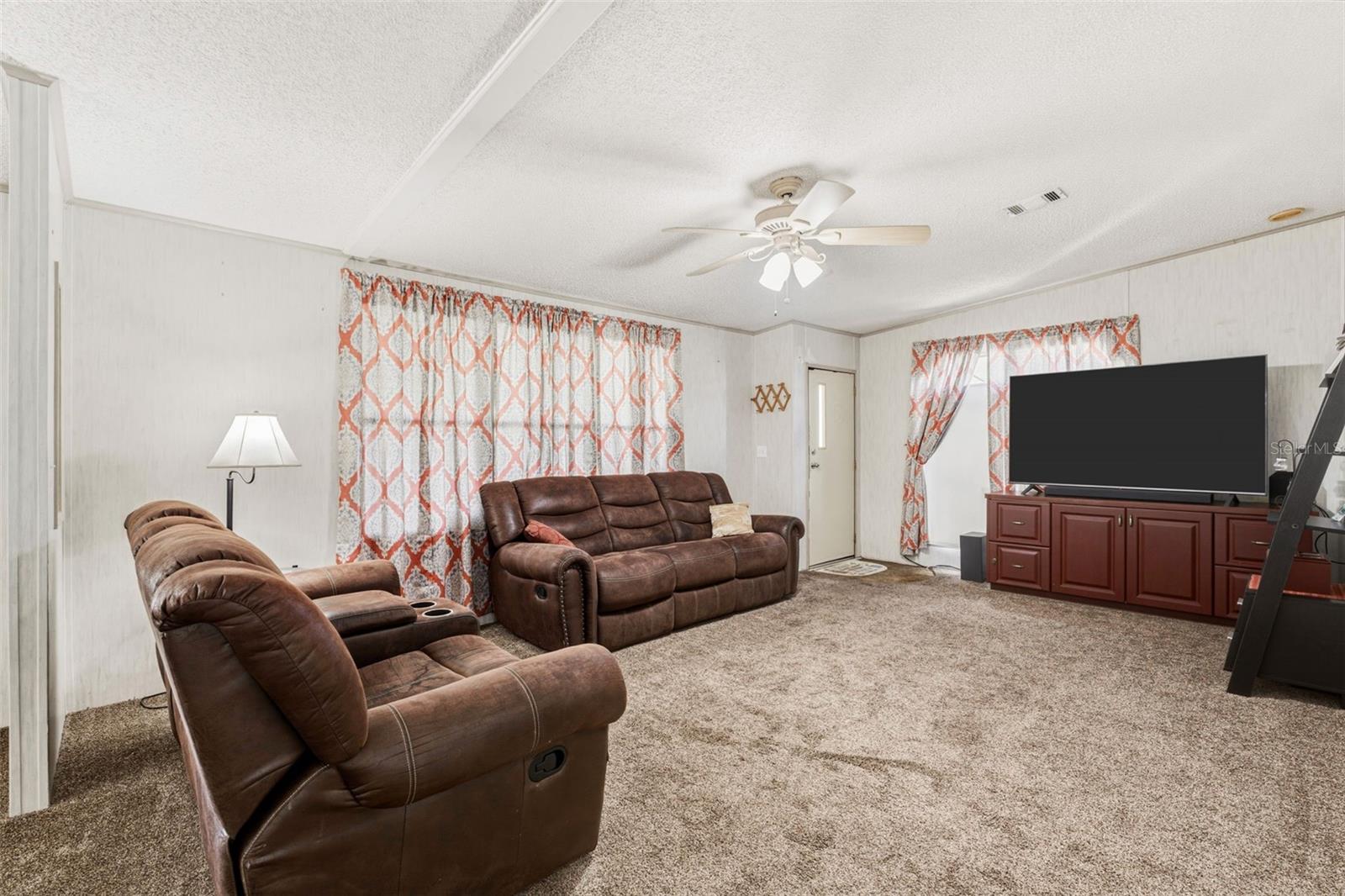 Image 13 of 40 For 1586 Grapefruit Street