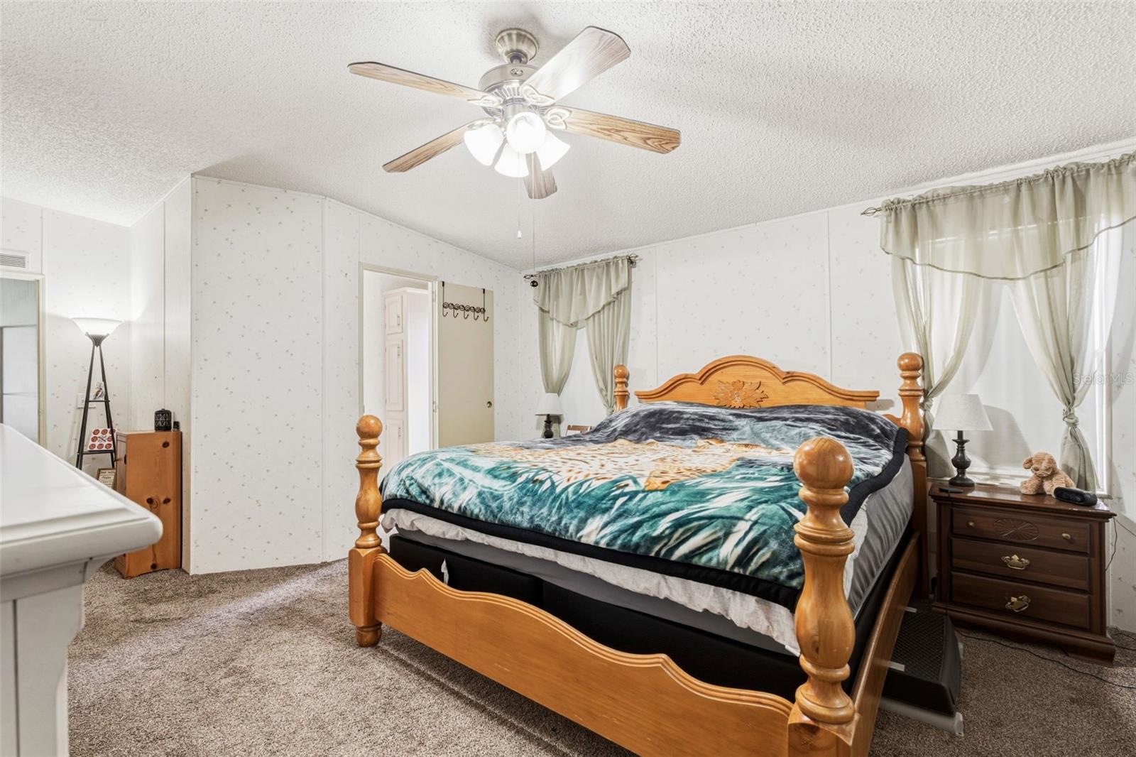 Image 23 of 40 For 1586 Grapefruit Street