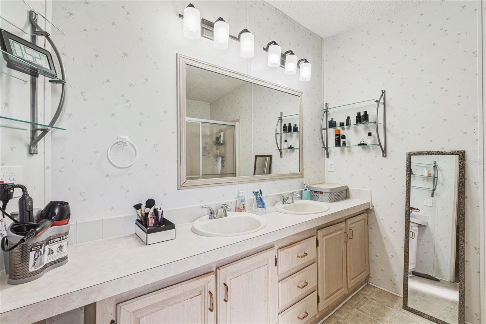 Image 25 of 40 For 1586 Grapefruit Street