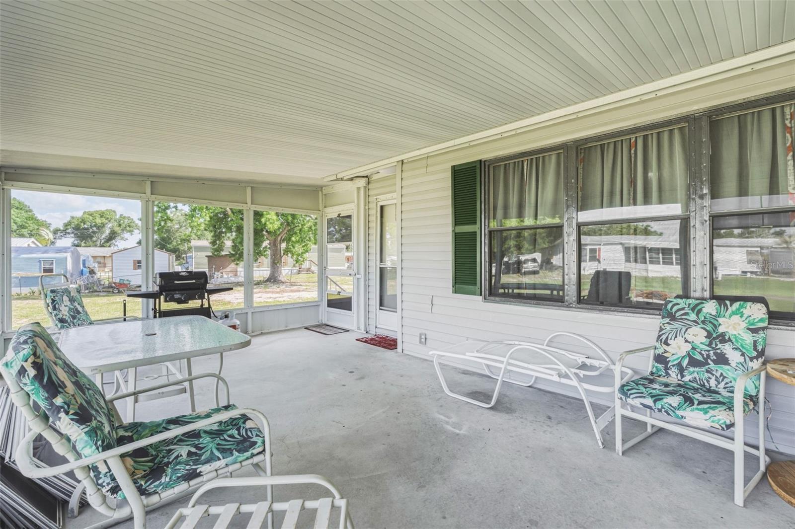 Image 9 of 40 For 1586 Grapefruit Street