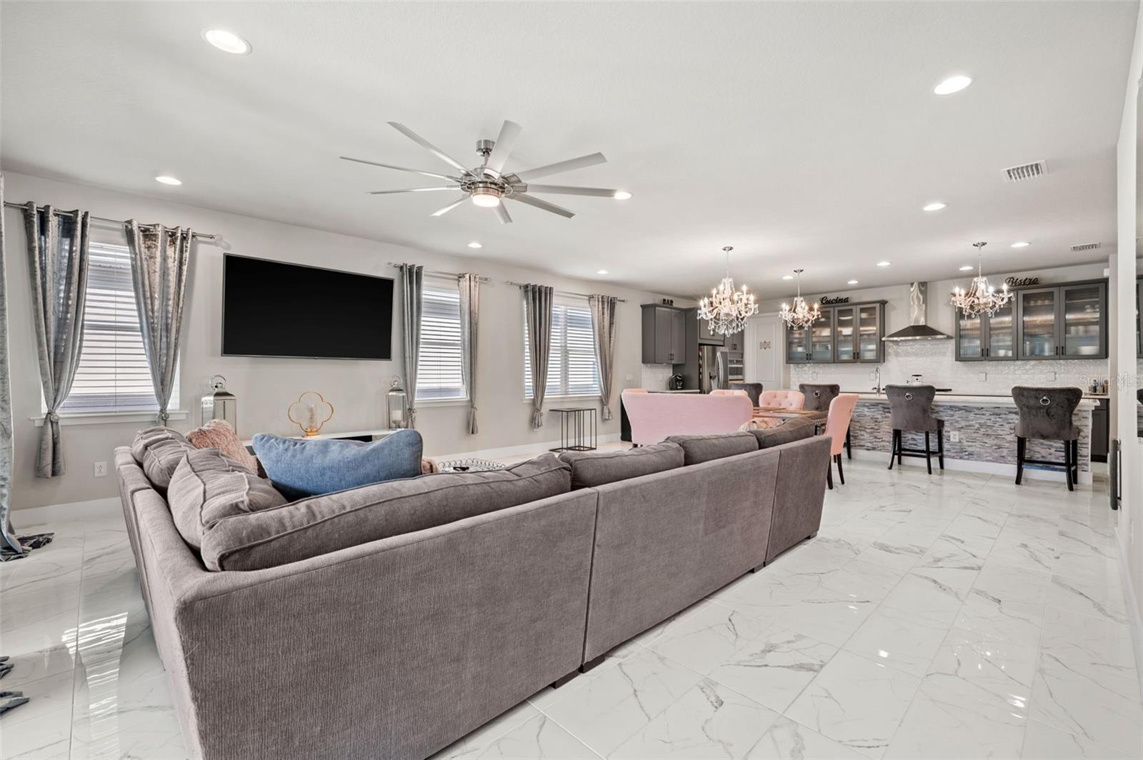 Listing photo id 19 for 5632 Long Shore Loop