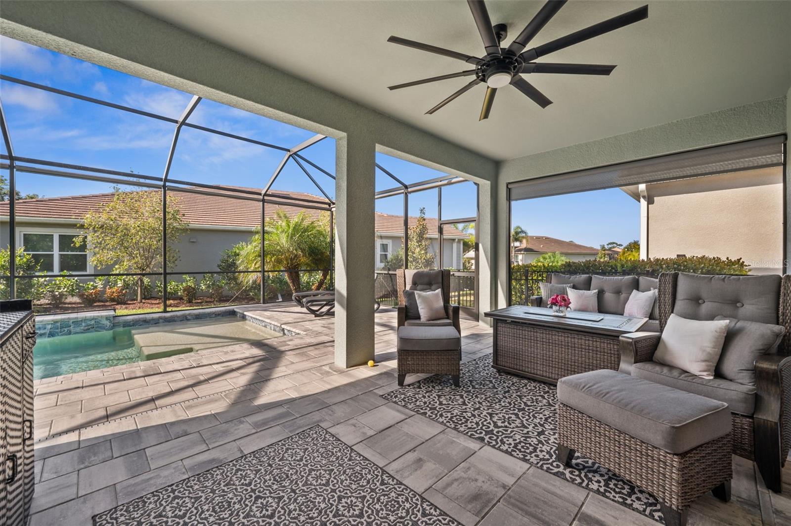 Listing photo id 25 for 5632 Long Shore Loop