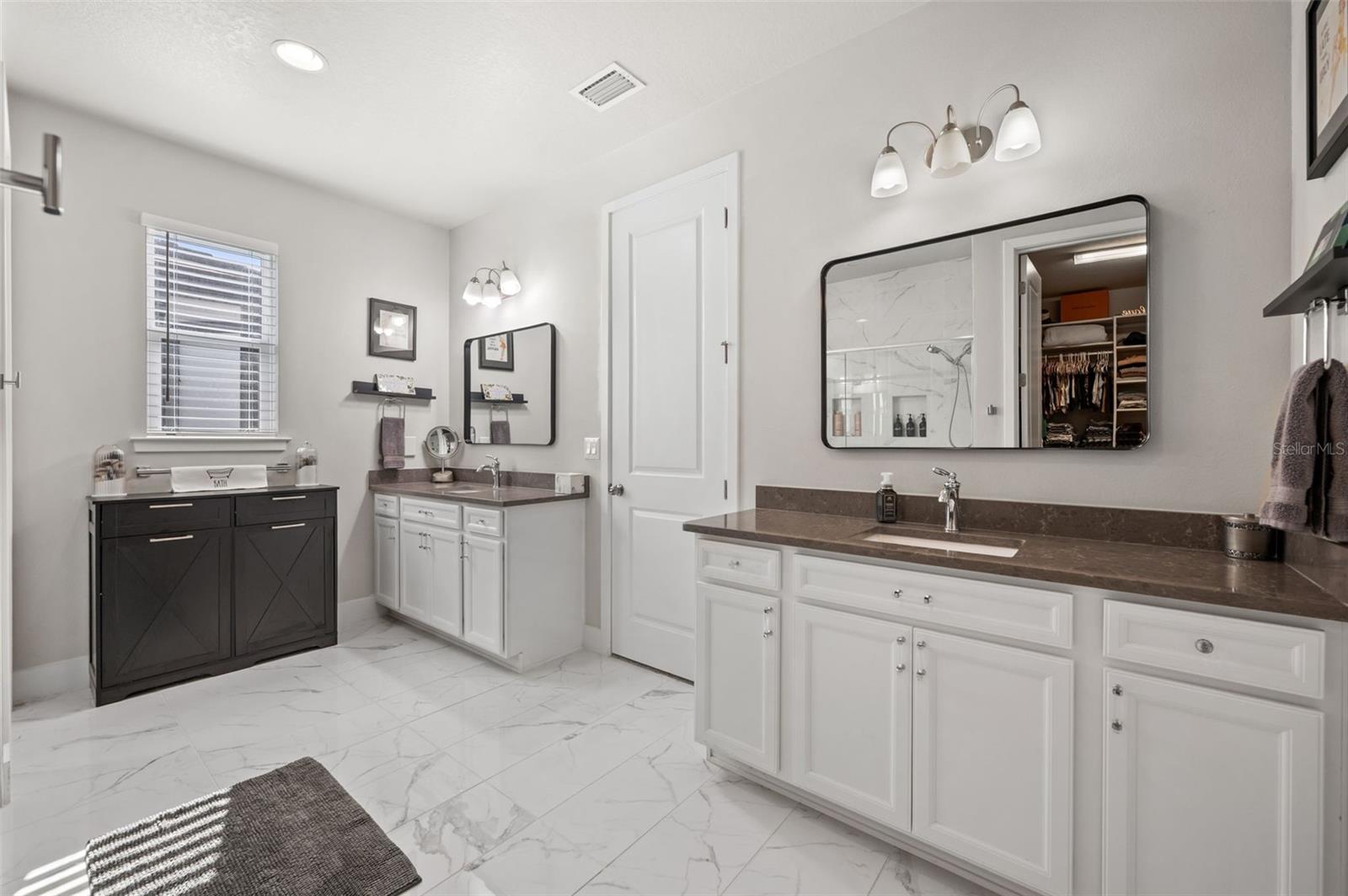 Listing photo id 34 for 5632 Long Shore Loop