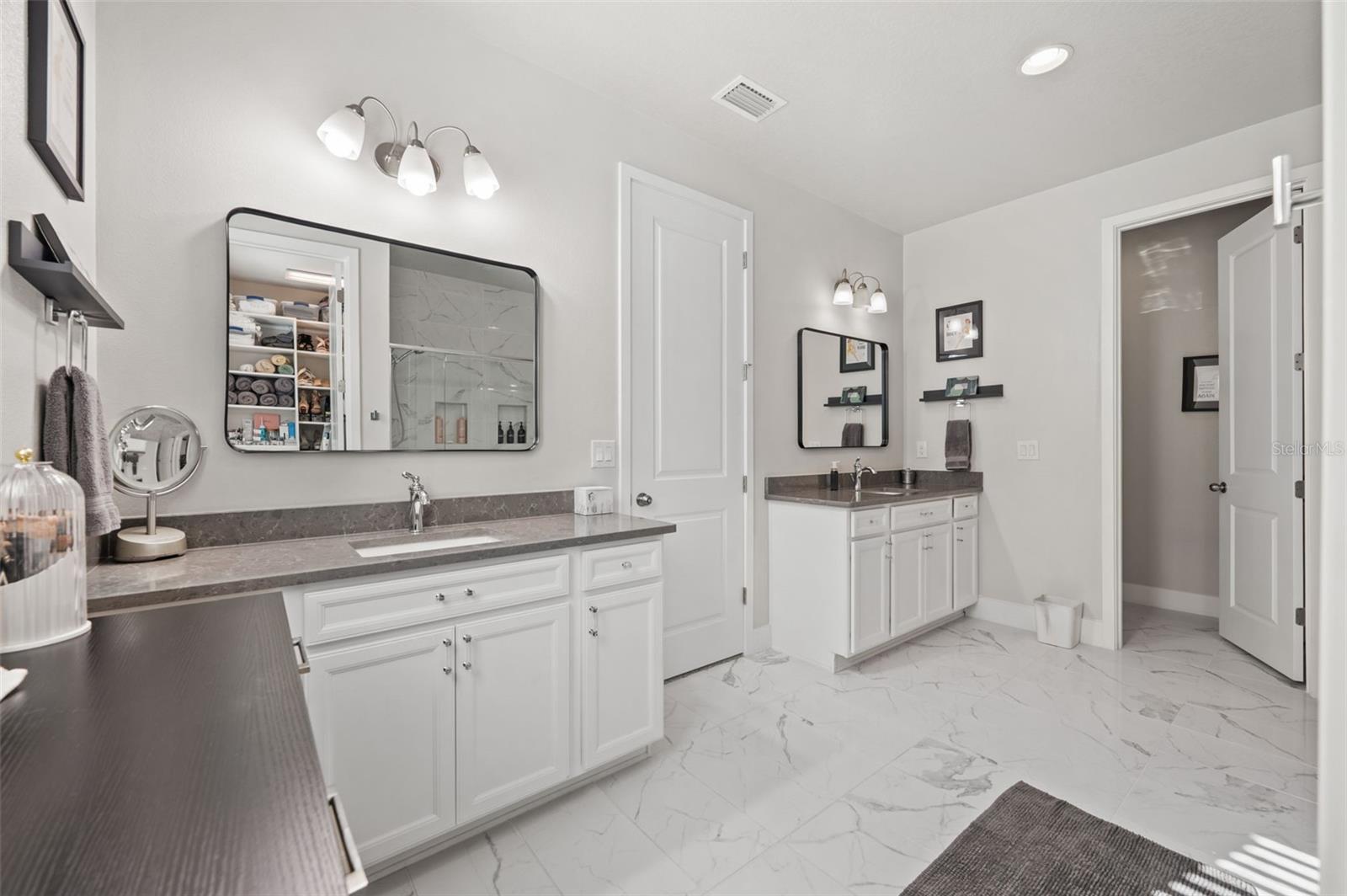 Listing photo id 35 for 5632 Long Shore Loop