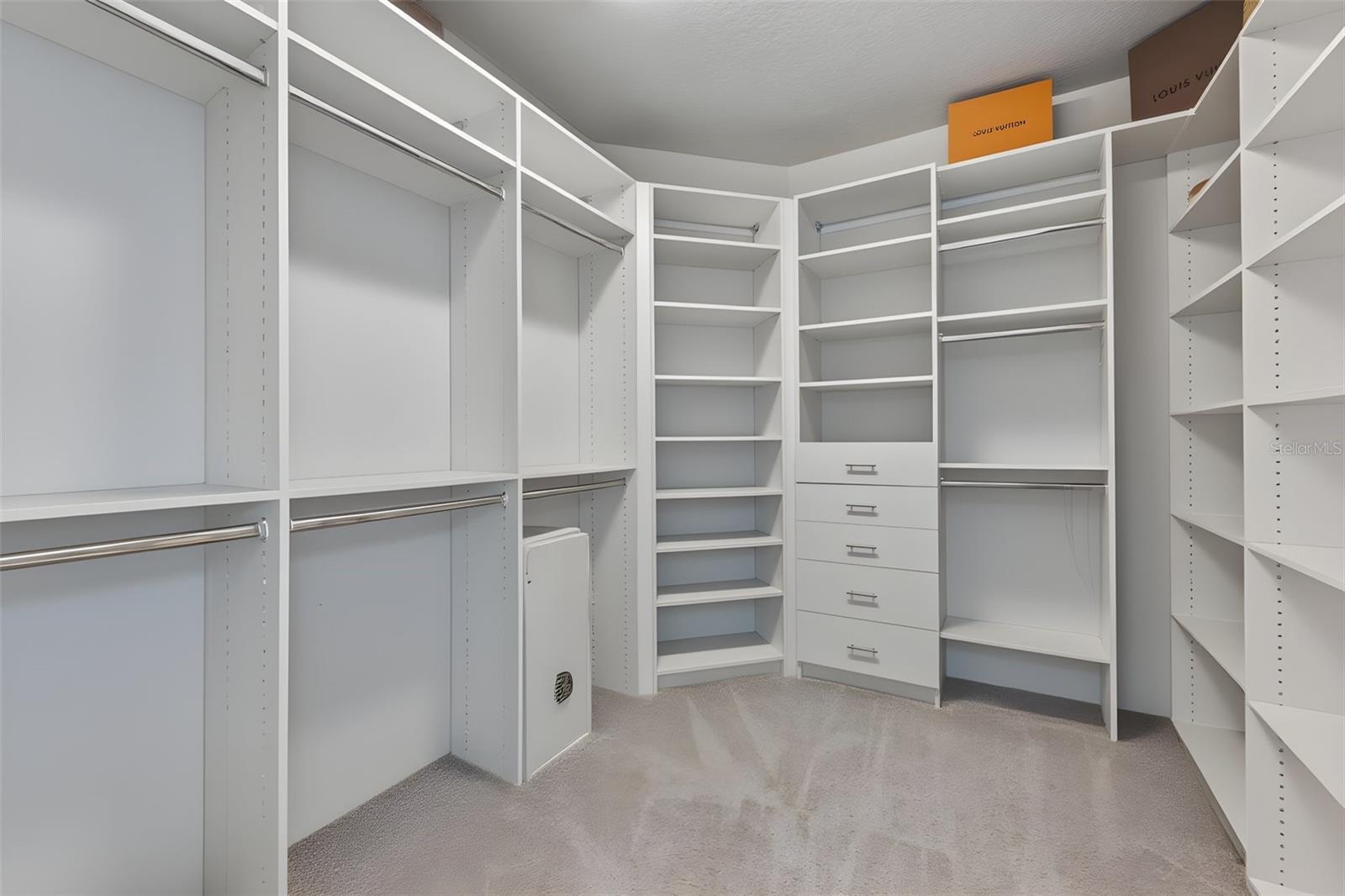 Listing photo id 37 for 5632 Long Shore Loop