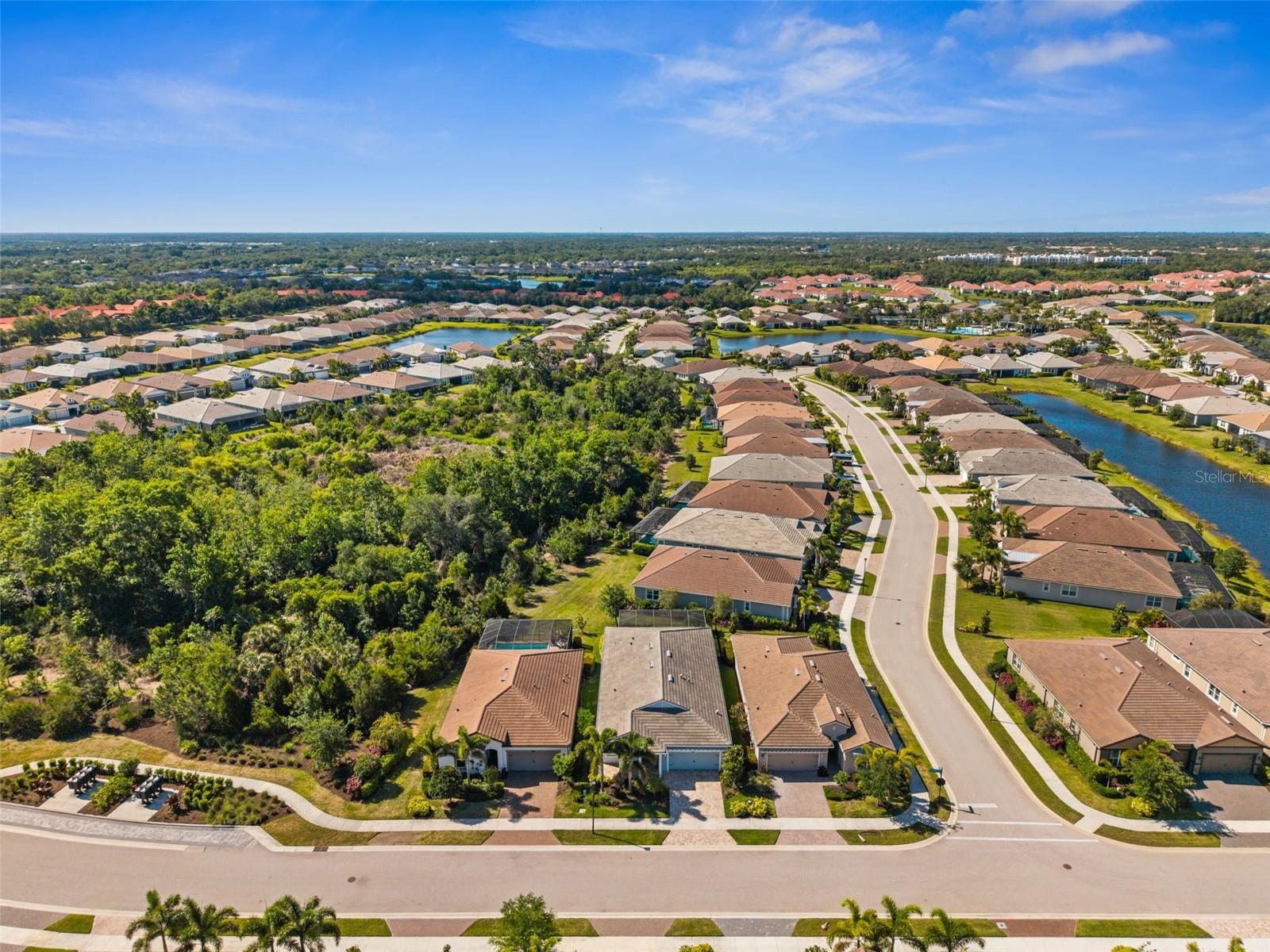 Listing photo id 45 for 5632 Long Shore Loop